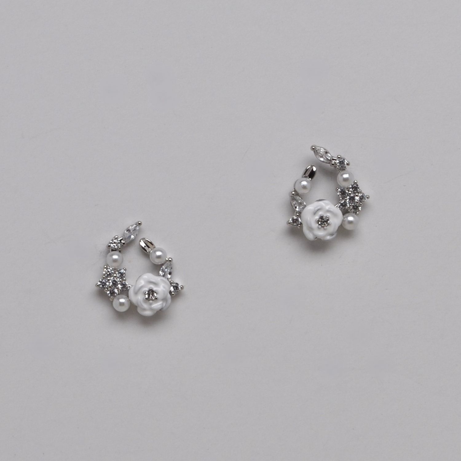 LB326444E39S PRL/S SML FLWR STUD ER