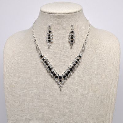 J18485S2S JET/S RND STNS V-SHP NECK SET
