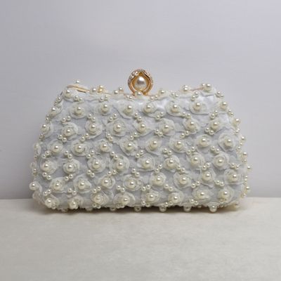HF0175CGOLD PEARL ORGNZA FLWRS PURS