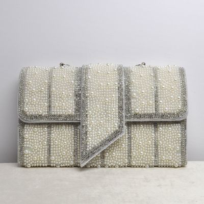 HF0179CSILV PEARL BUCKL-LK PURS