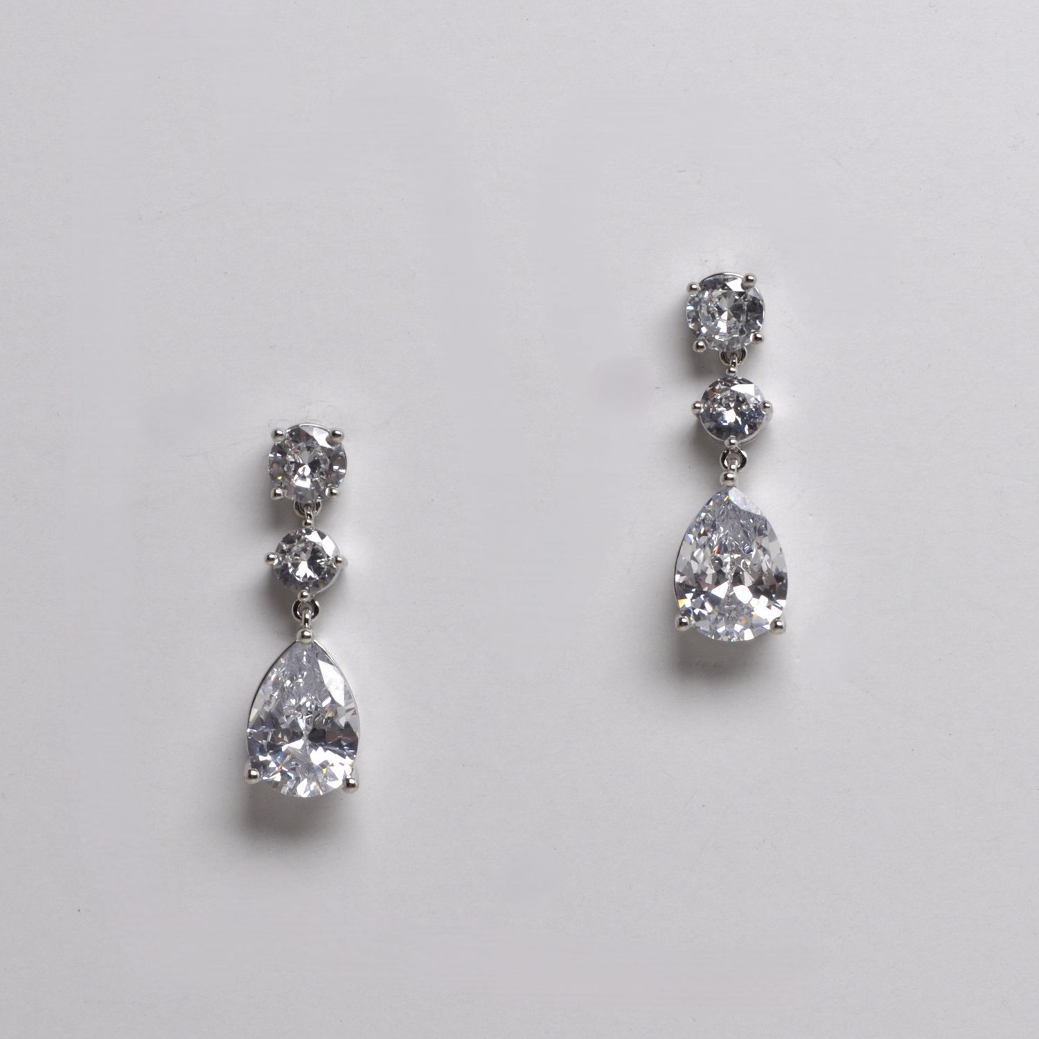LD4604E1S CZ/S RND &amp; TDRP STNS DNG EAR