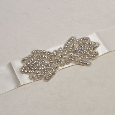 CN1404L1IV CLR/IV LACE SHAPE MLT STN BELT