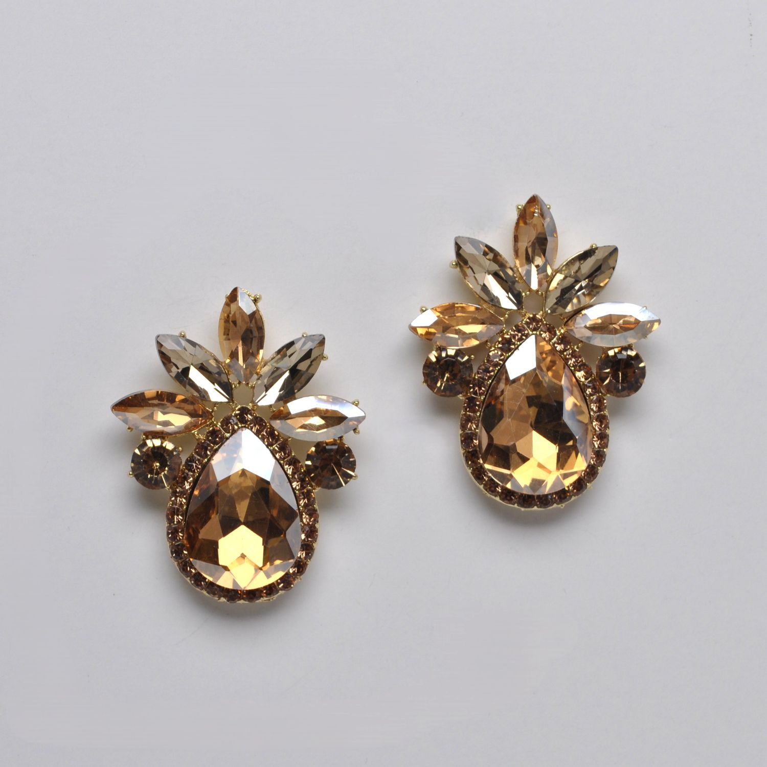 SI2439E4G LTCO/G PINEAPPL-SHP EAR