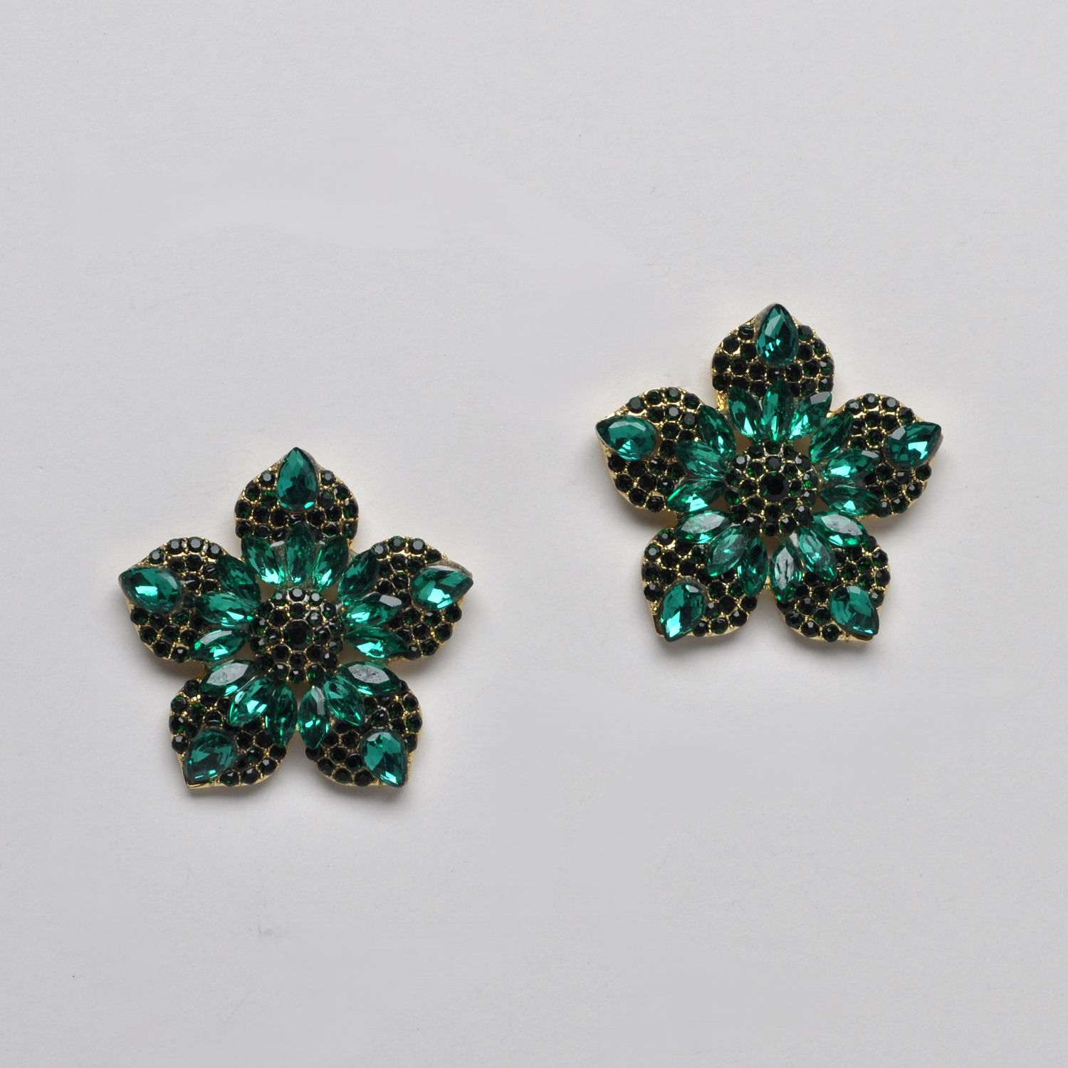 SI2433E18G EM/G FLWR STUD EAR