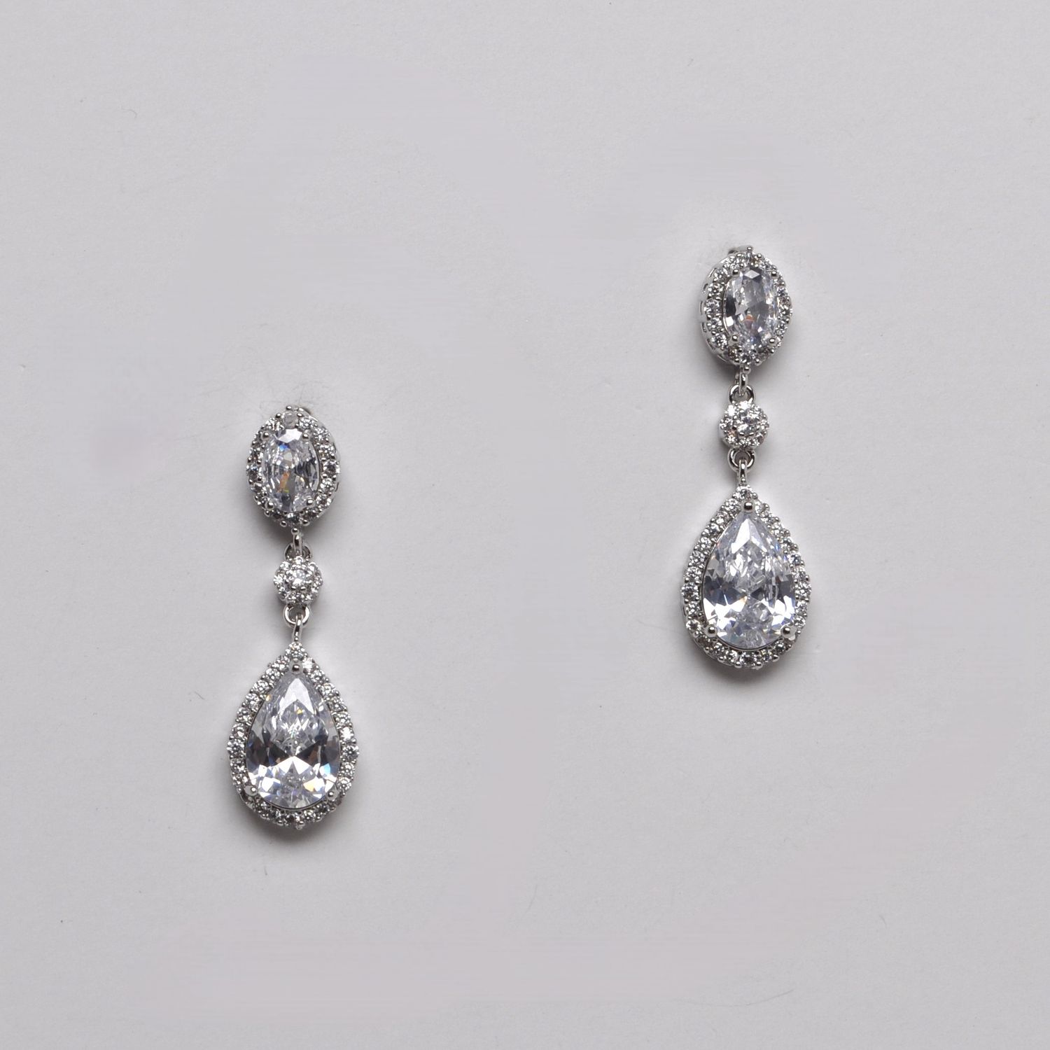 YJ001E1S CZ/S LNKD OVAL/TDRP EAR