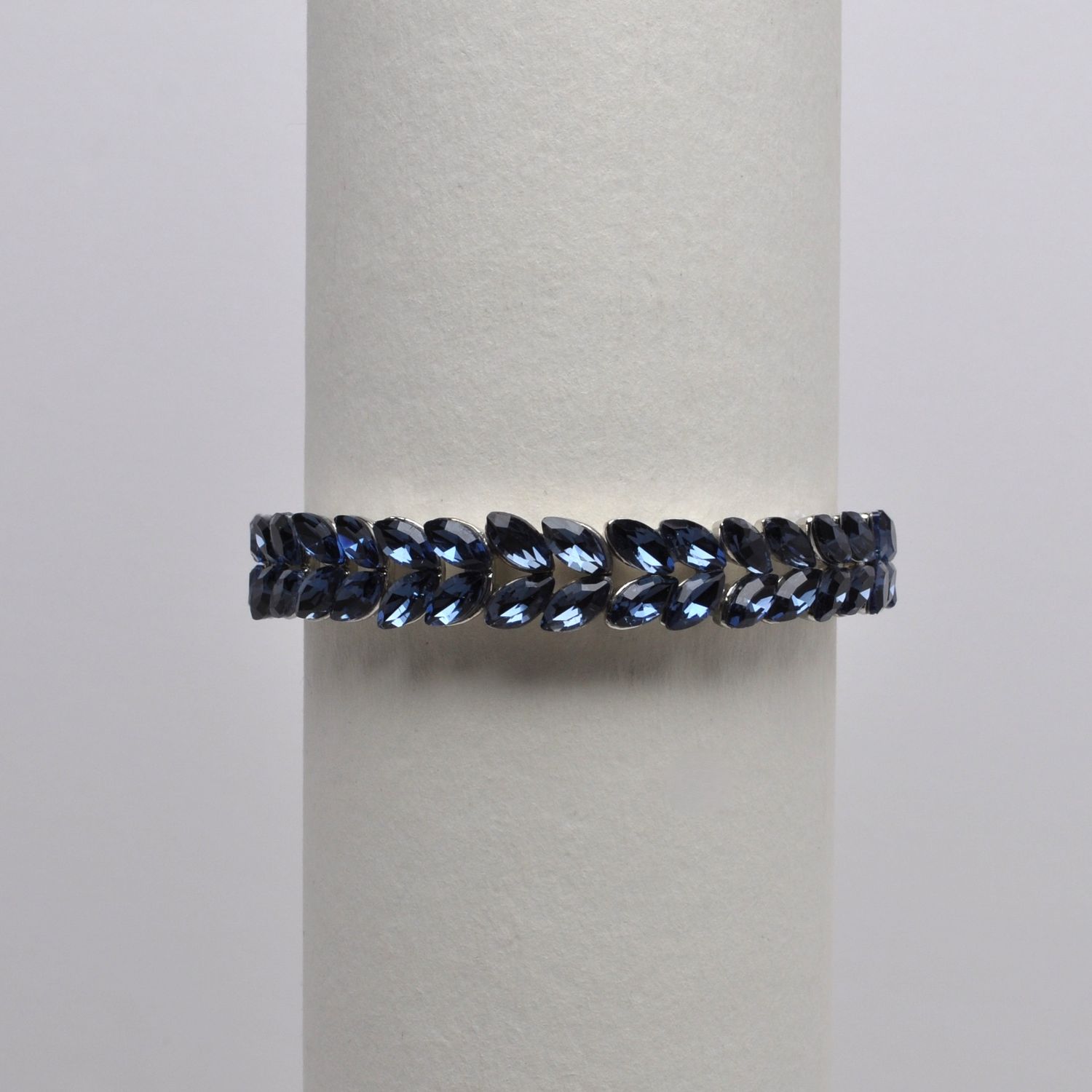 SX8534B8S MONT/S STRETCH LEAVES BRACELET