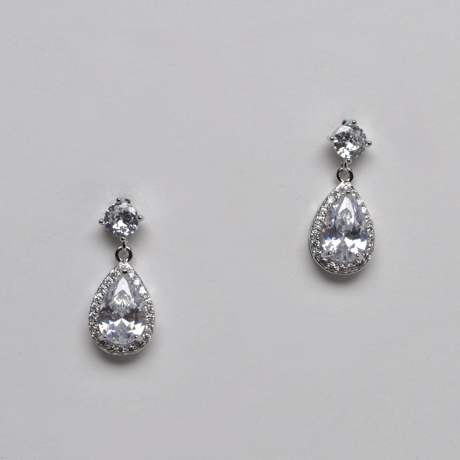 YJ002E1S CZ CRL/S LNKD RND/TDRP EAR