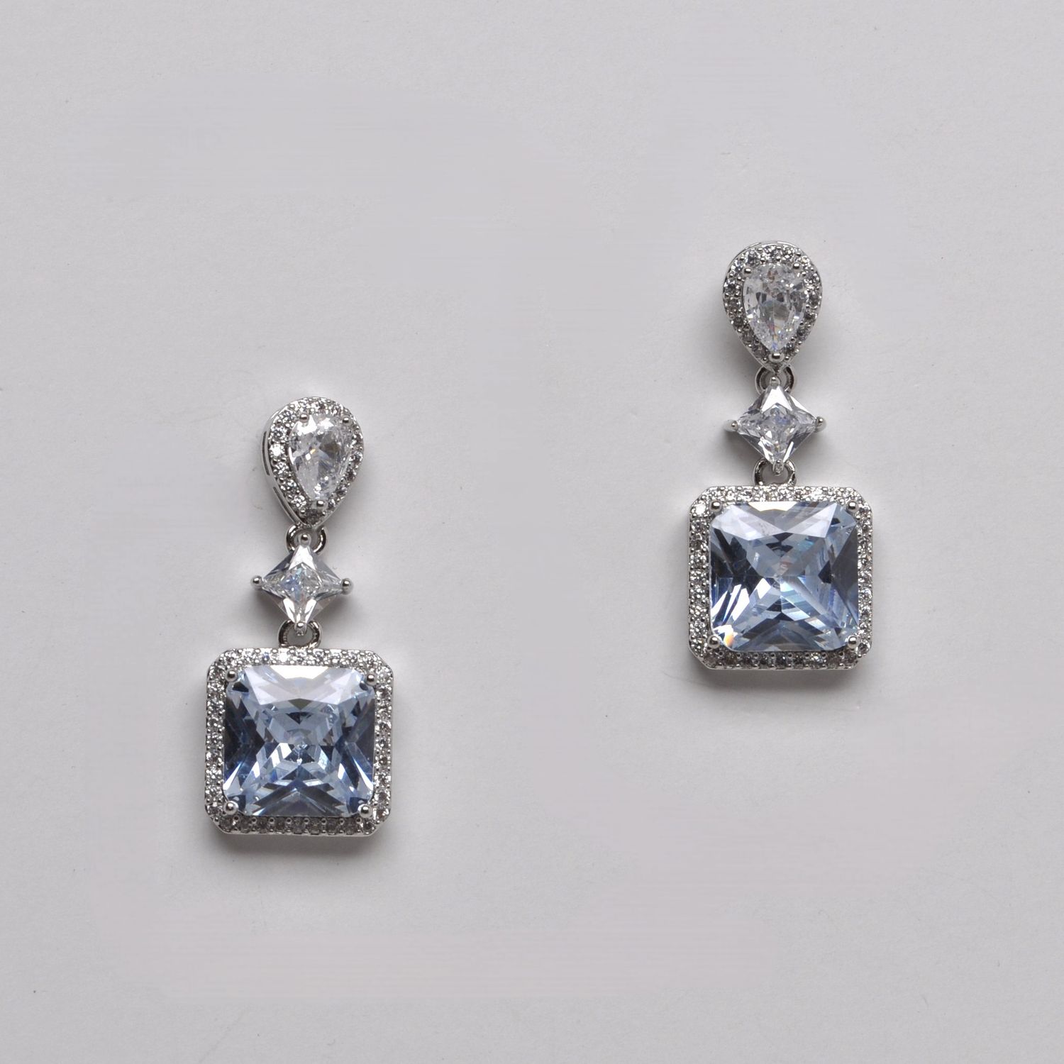YJ2418E1S CZ/S SQUR DNG EAR