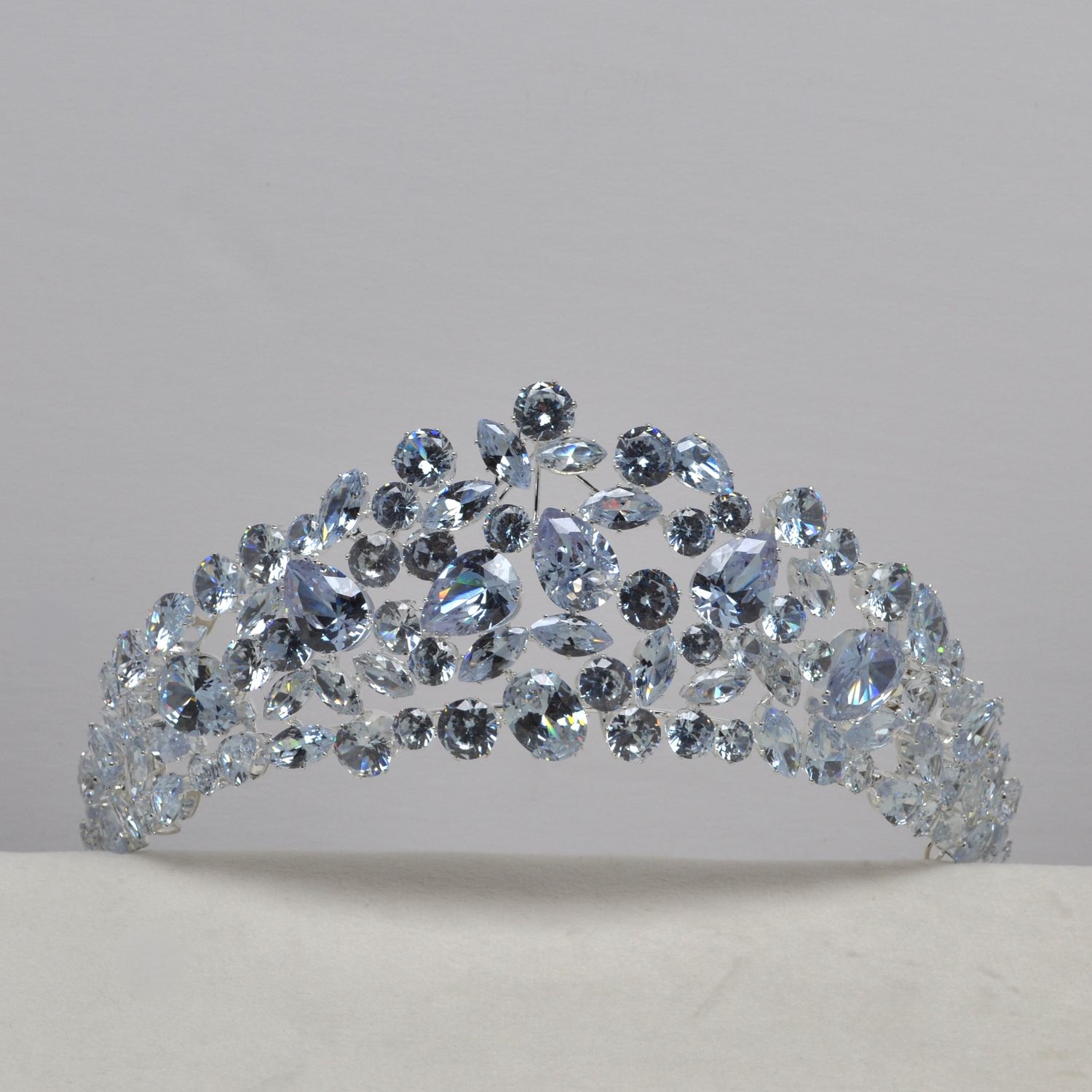 AL1267T1S CZ/S LRG MLTPL SHP STNS TIARA