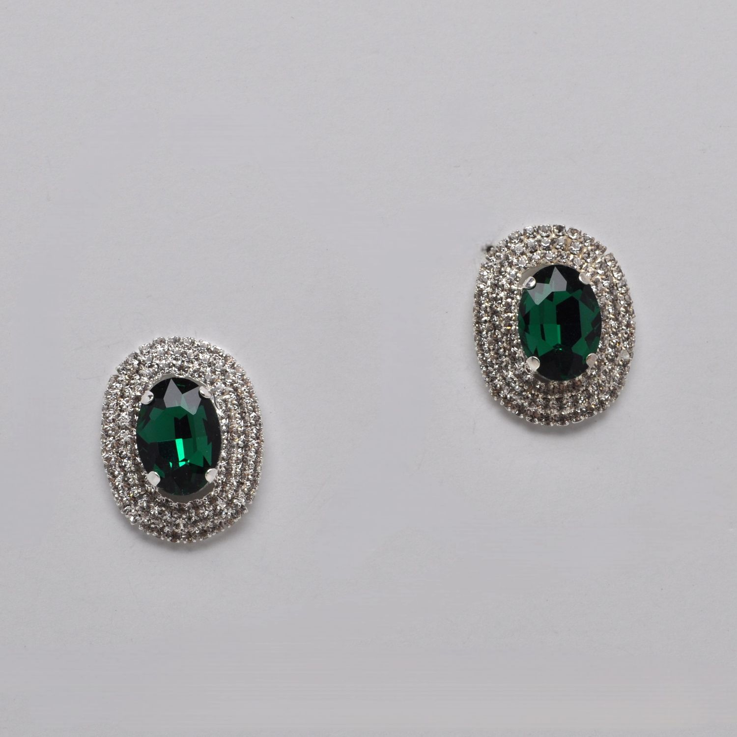 CC0053E18S EM/S FRMD OVAL EAR