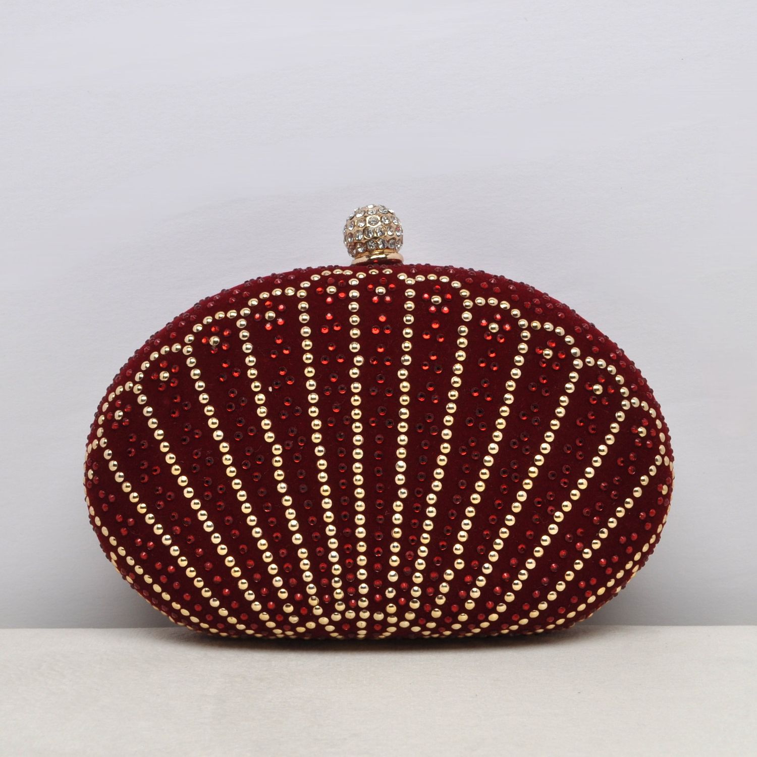 CN01728C10G RED/G VELVT CLAM SHELL PURSE