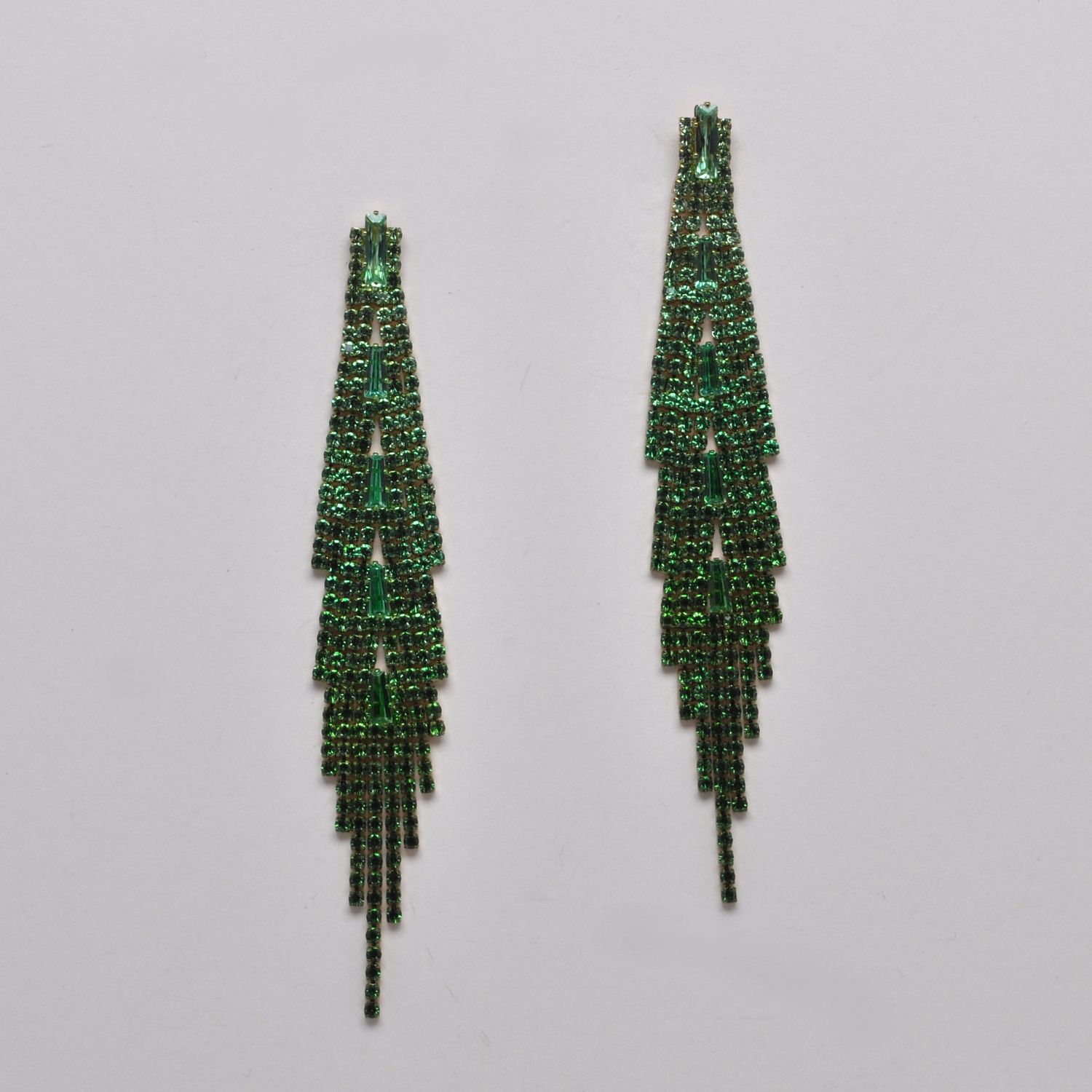 CC0009E30G PER/G BAGUET STN &amp; TASSL ER