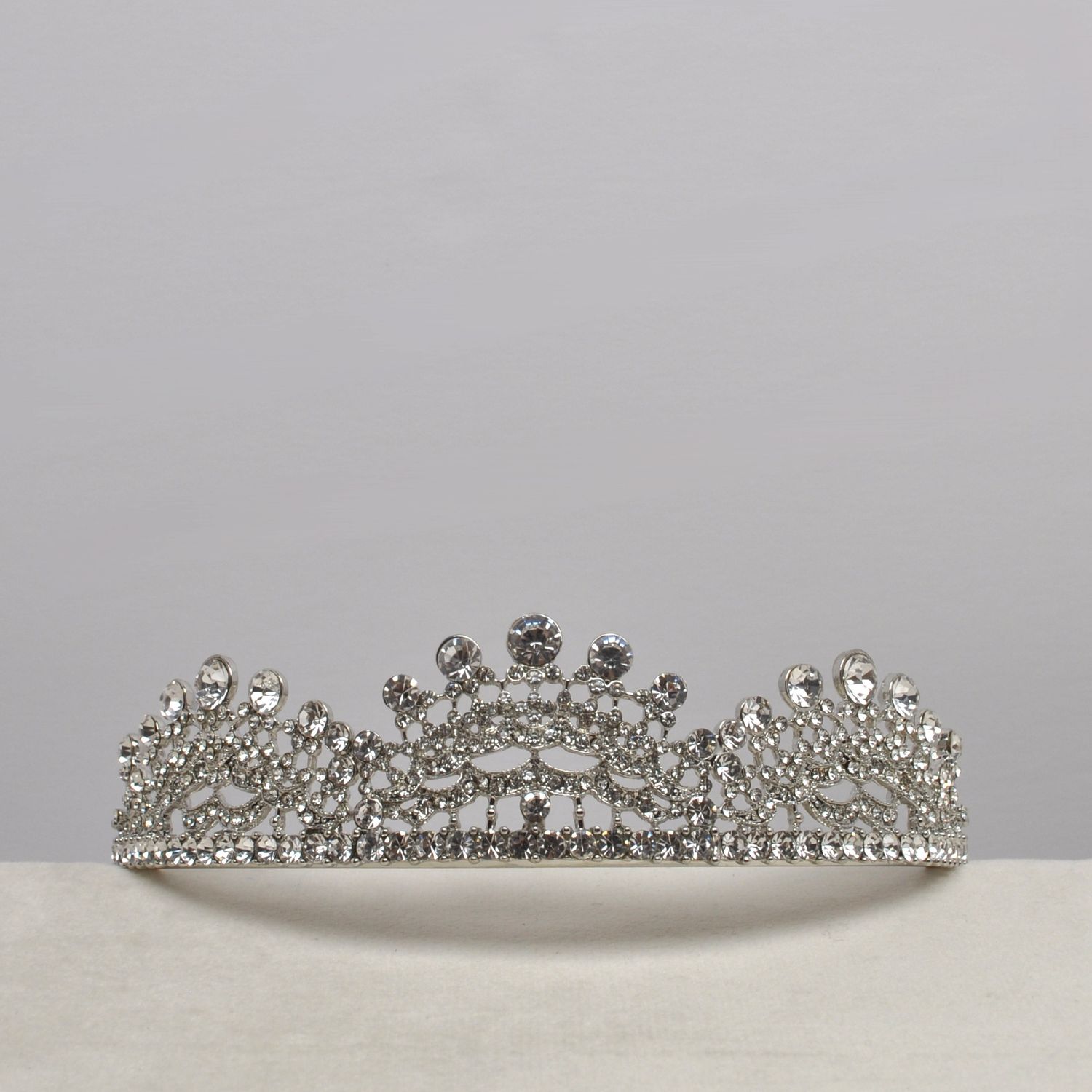 HJ2583T1S CLR/S RND STN SCLLPD TIARA