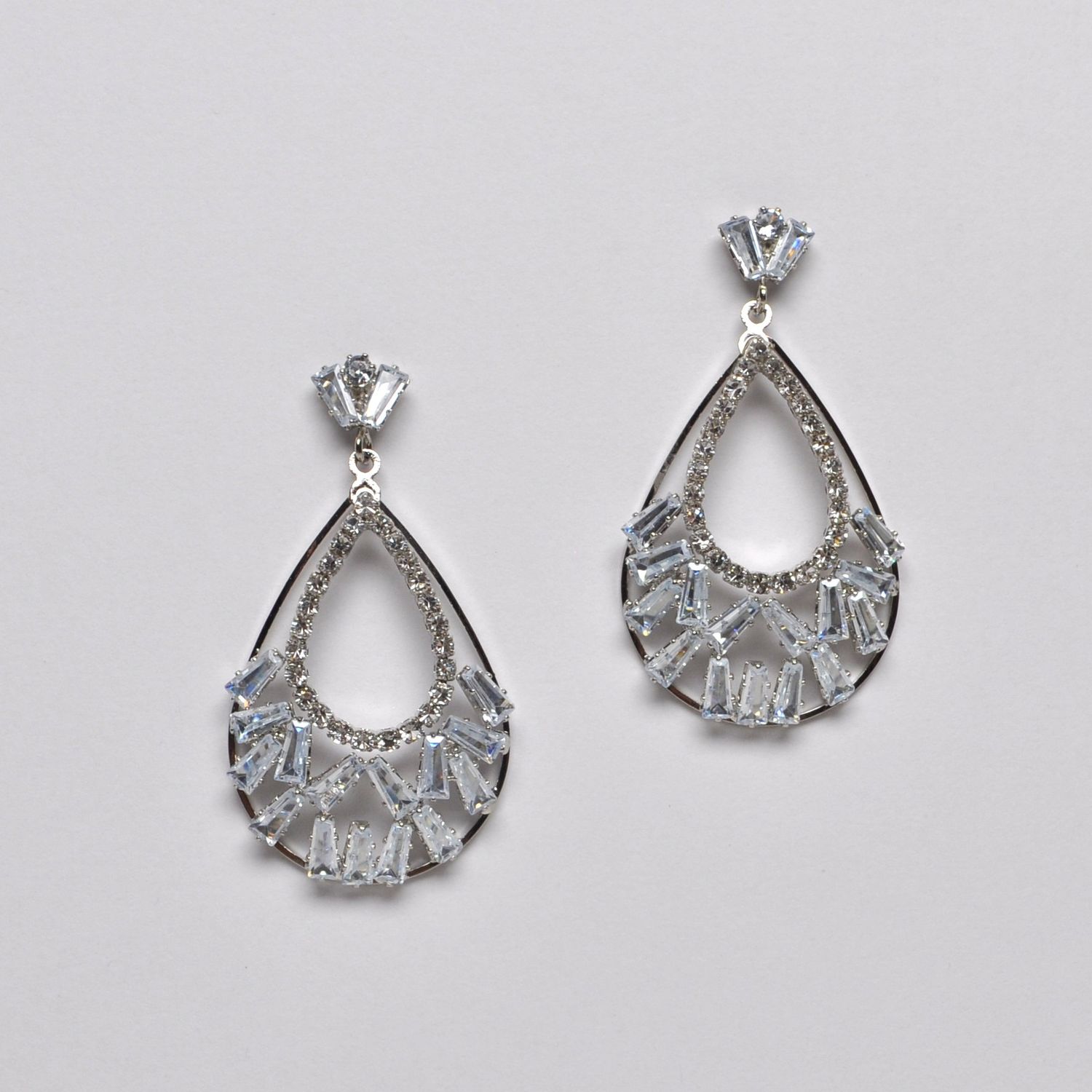 JM6526E1S CZ/S PEAR SHP W/BGTTS EAR