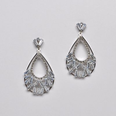 JM6526E1S CZ/S PEAR SHP W/BGTTS EAR
