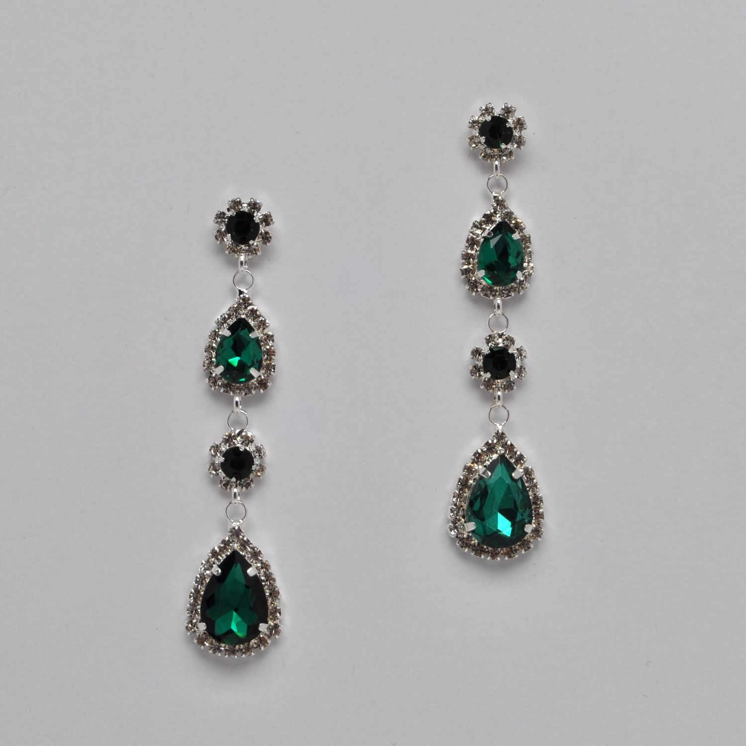 J28385E18S EM/S LNKD RND &amp; TRDP STNS EAR