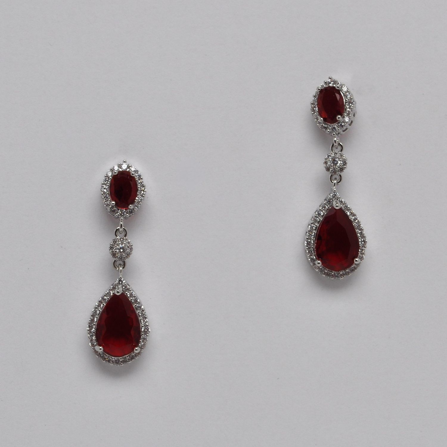 YJ2416E9S CZ/SI/S OVAL/TDRP DNGL EAR