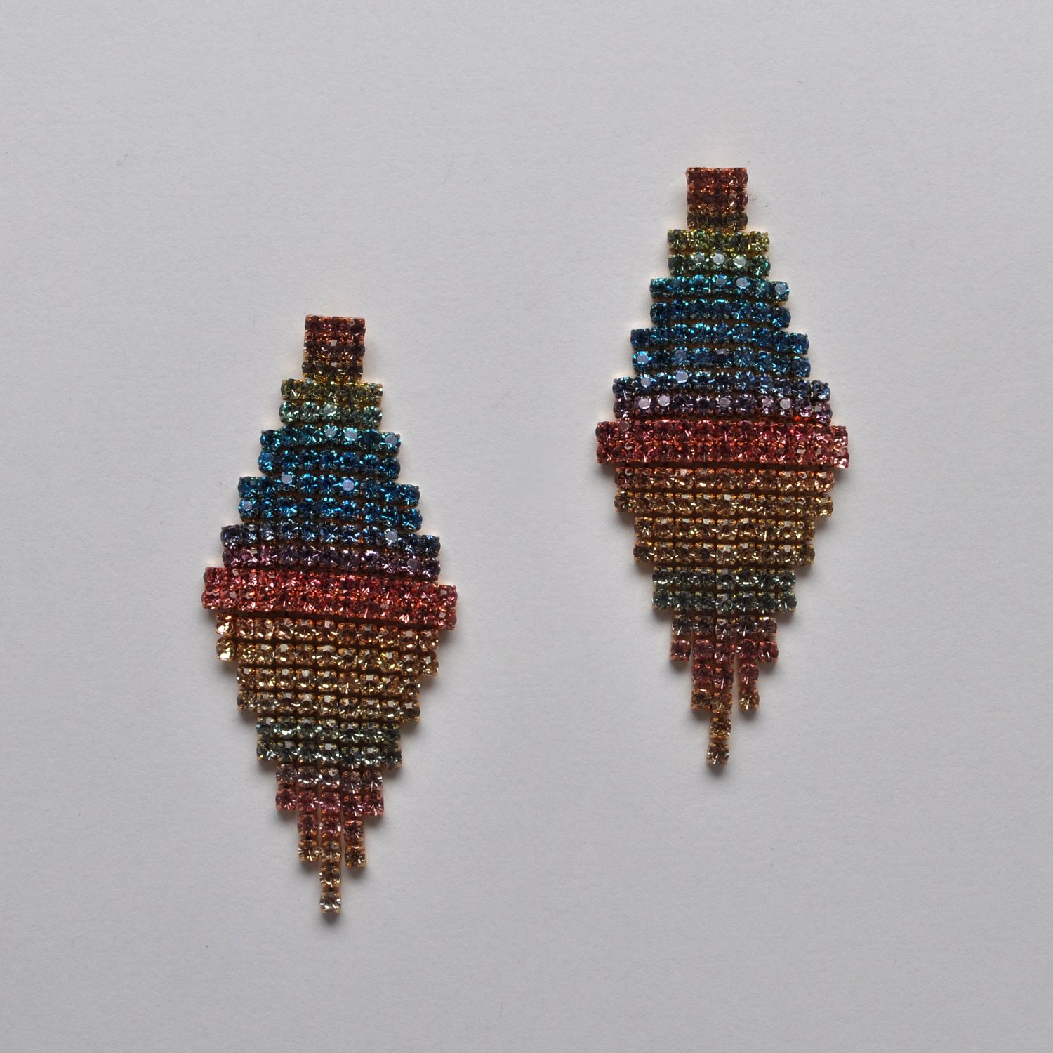 CC0012E66G MULTI/G SML STNS OMBRE TASSL ER