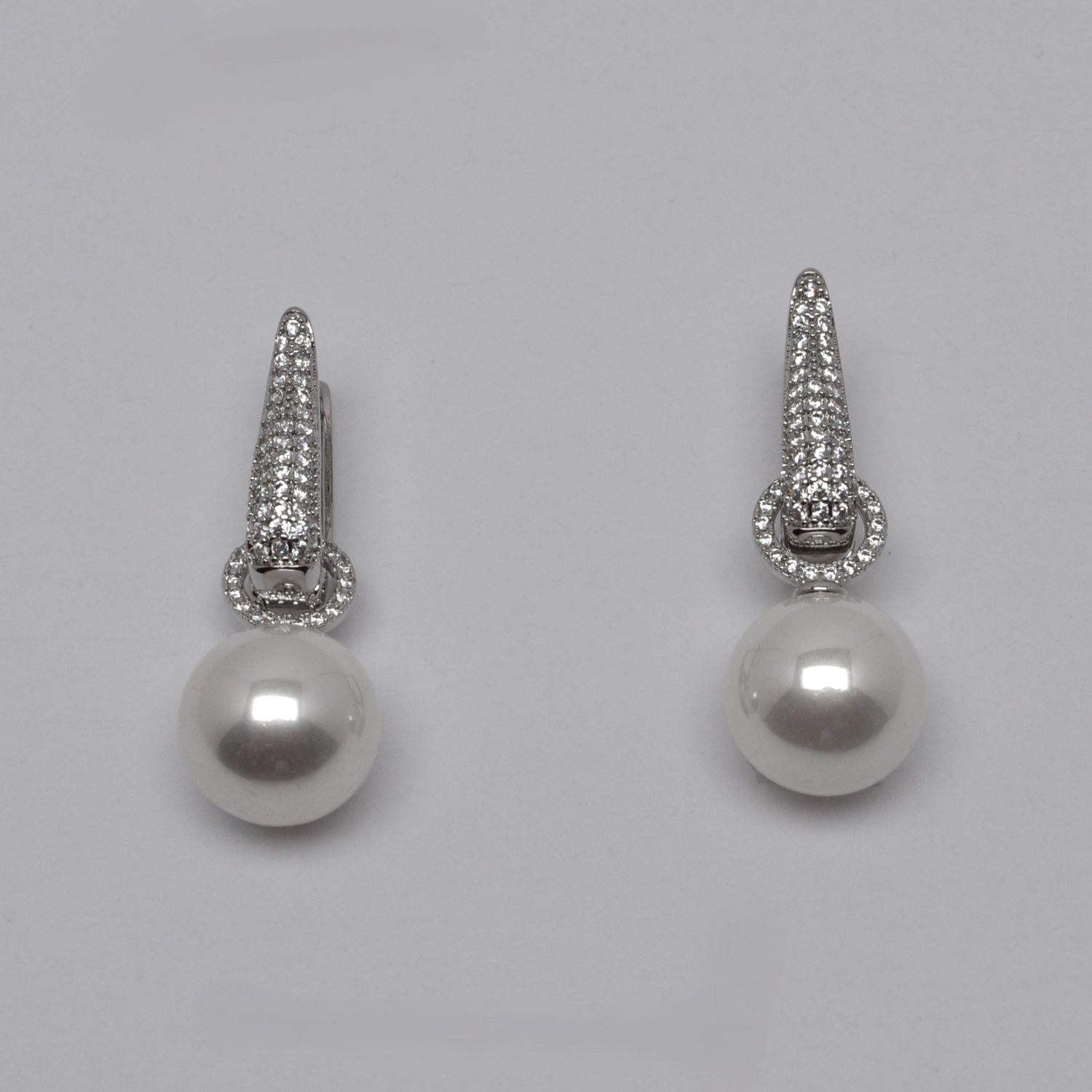YJ007E39S CZ PRL/S PAVE TOP DNGL EAR