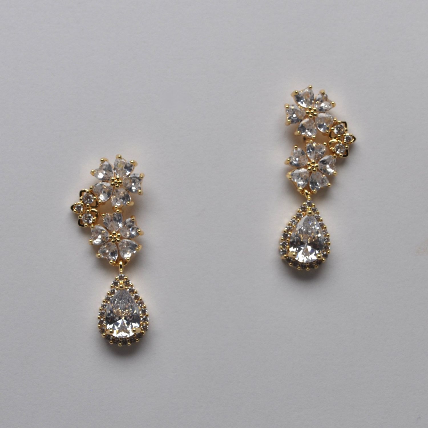 YJ2449E1G CZ/G FLWRS/TDRP DNG EAR
