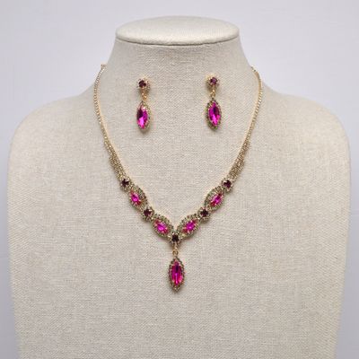 CJ12134S27G FUC/G MRQUS STNS DNGL NECK SET