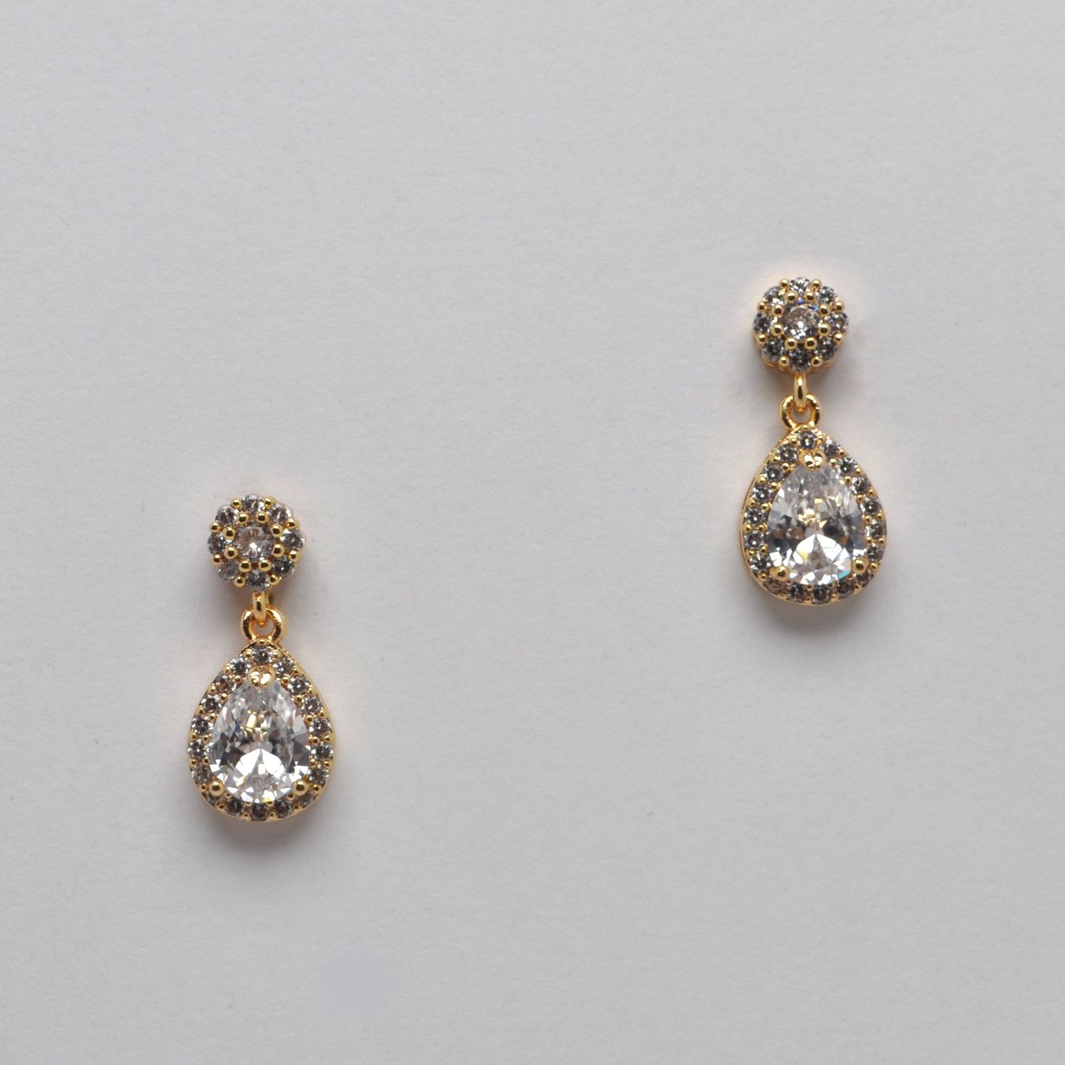 CN004100E1G CZ/G RND FLWR TOP &amp; TEARDROP DNGL EAR