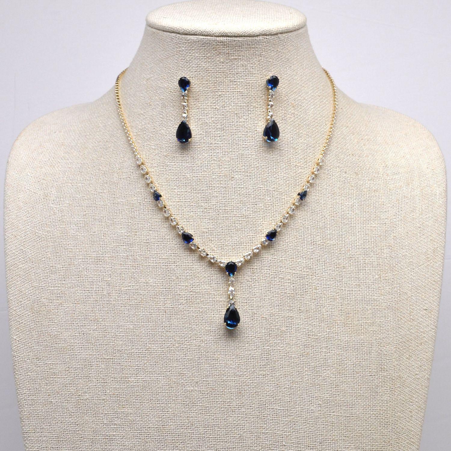 CN01216S8G CZ/G MON TRDP Y NECK SET