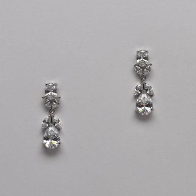 CN013492E1S CZ/S FLWR W&#39; TEAR DROP BOTTOM EAR