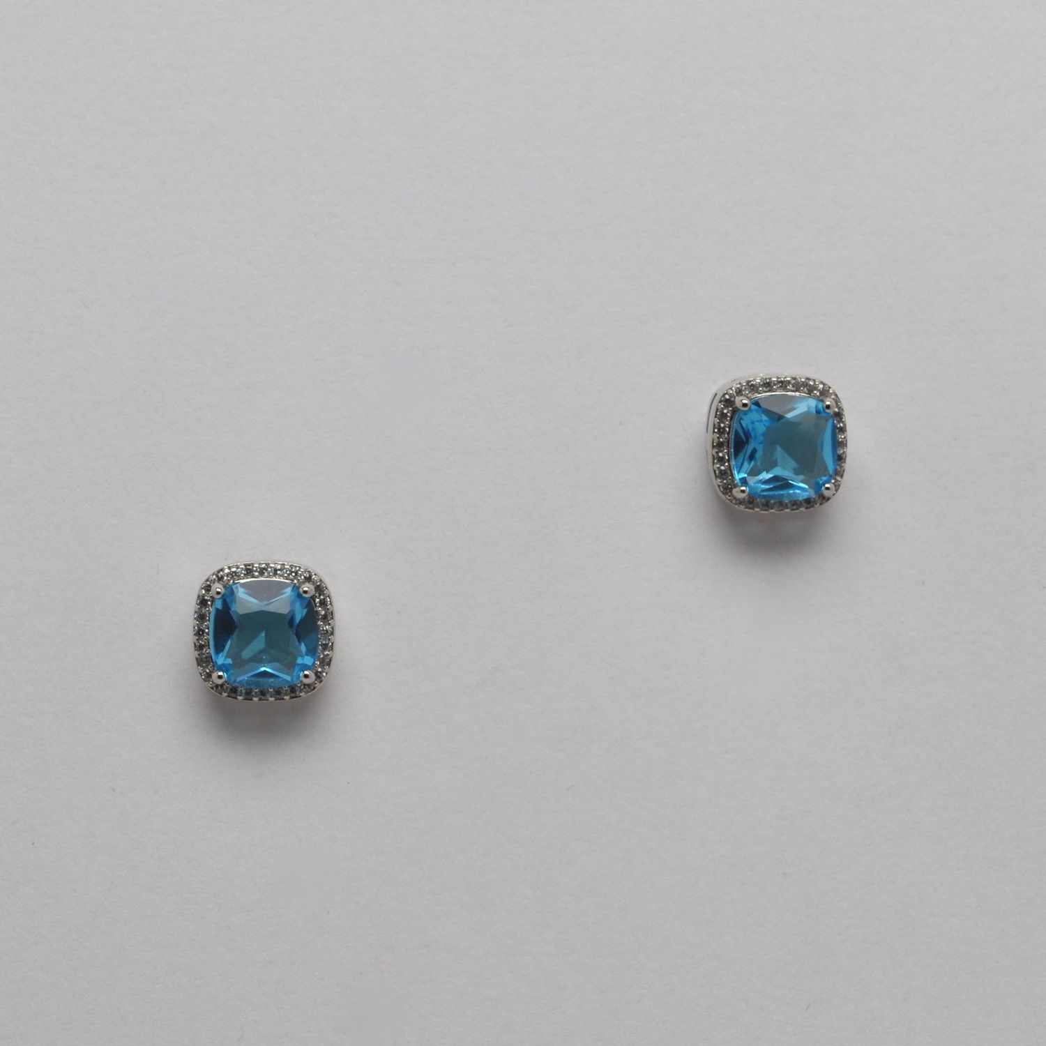 IM1064E13S CZ/AQUA/S  SQUARE EAR
