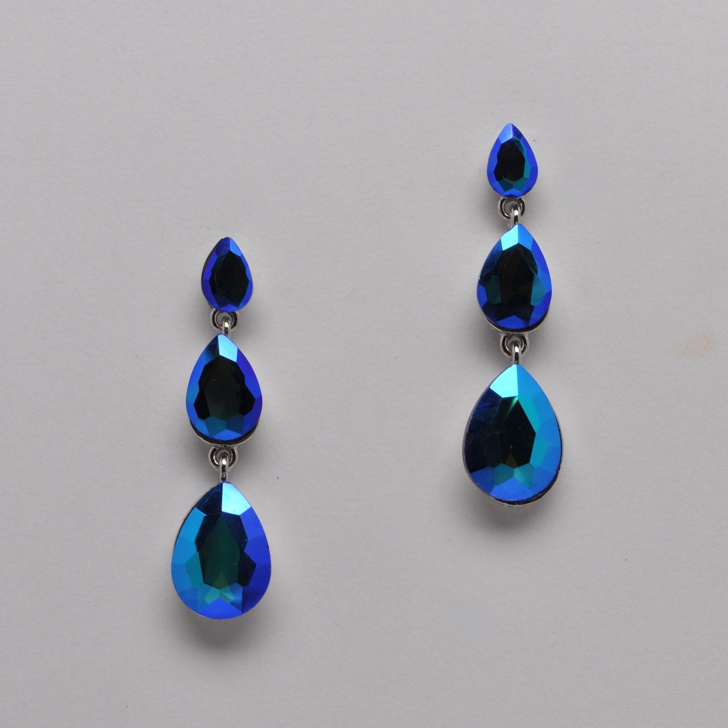 SI2250E25S VM/S 3 LNKD PEAR SHP STNS EAR