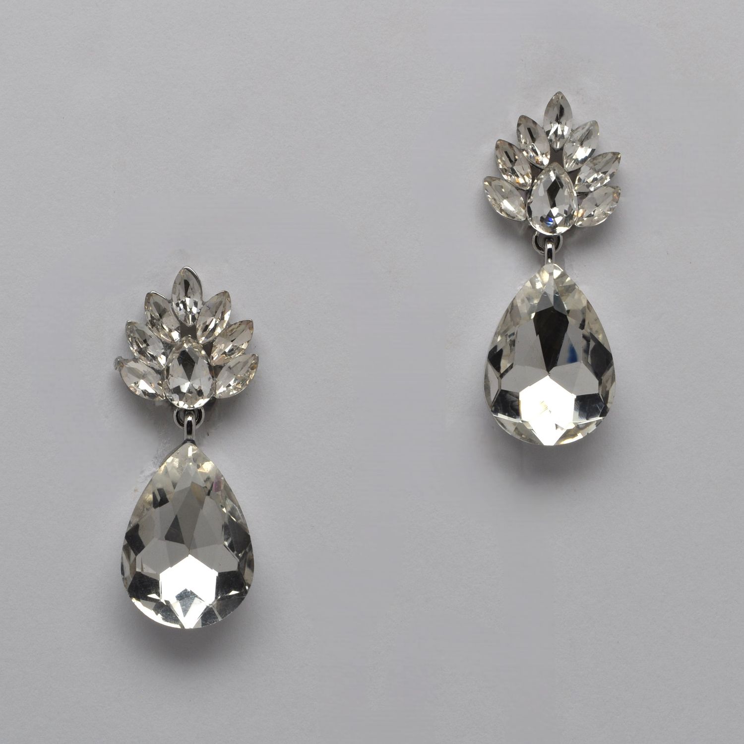 CJ0173E1S  CRY/S CLIP FLW/LEAF TOP TEAR DRP BOTT EARR