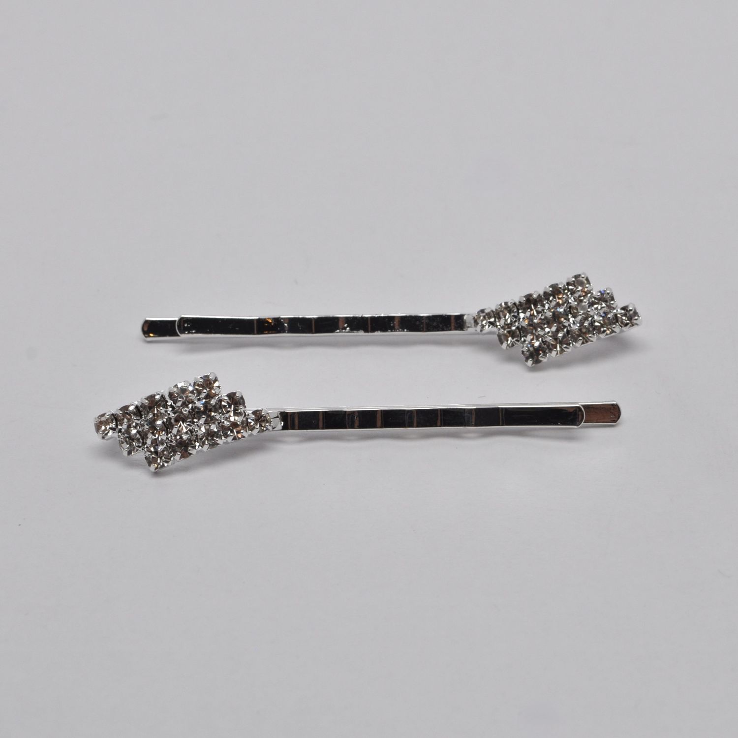 J0371H1S CRY/S TRIANGLE TIPS BOBBY PINS