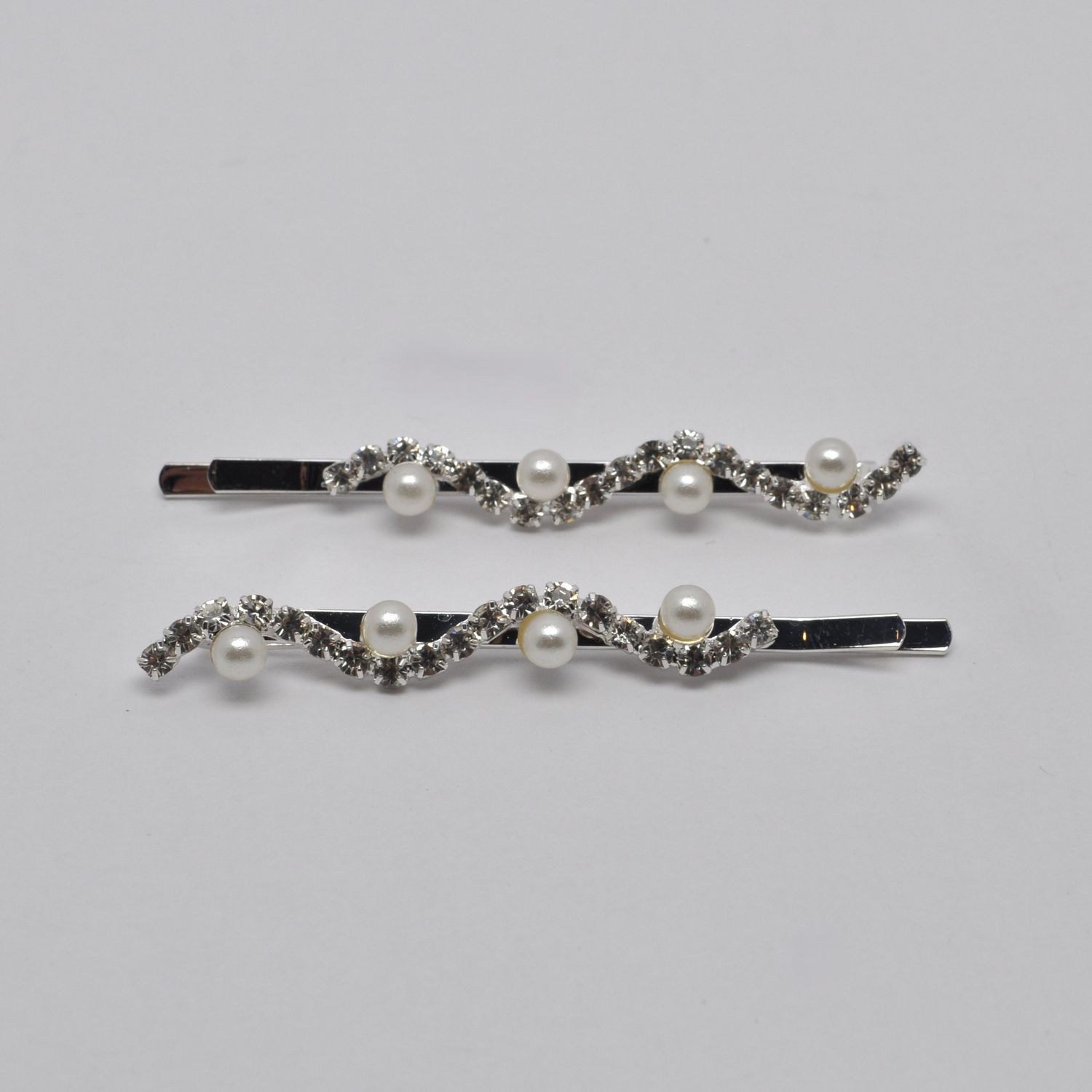 J1781H1S CRY/S WAVY PEARL ROW  BOBBY PINS
