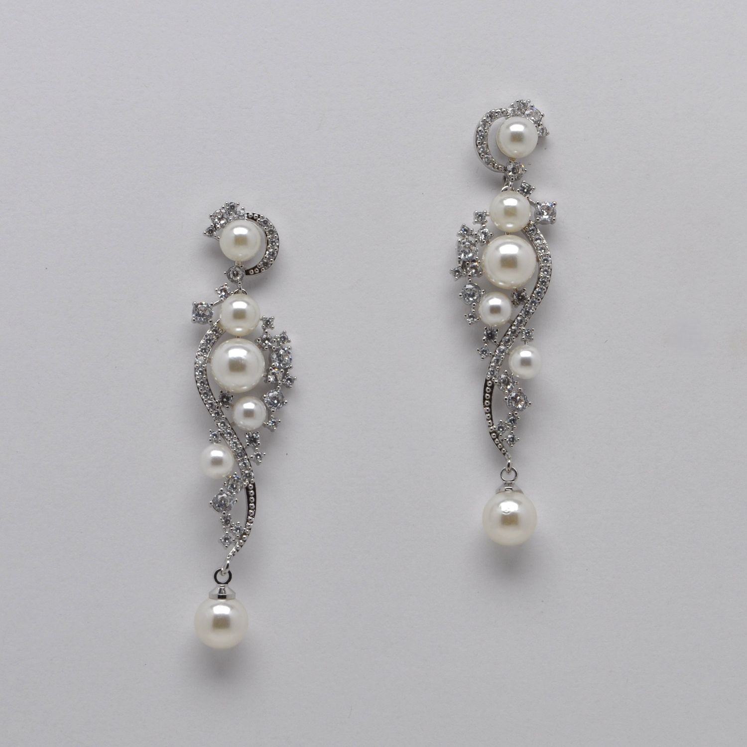 LB326453E39S FLWR/VINE TWIST LINEAR PRL DNG ER