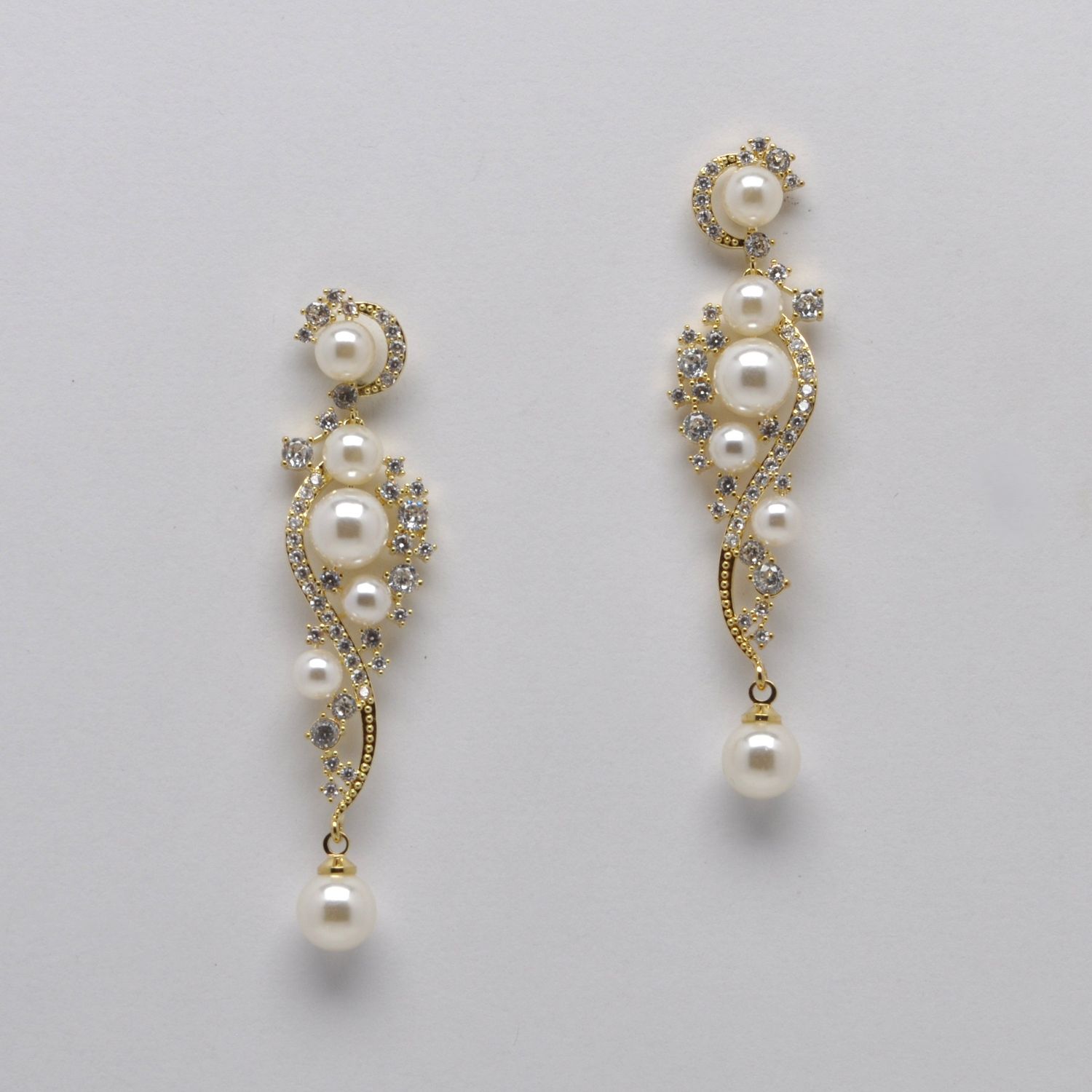 LB326453E40G FLWR/VINE TWIST LINEAR PRL DNG ER