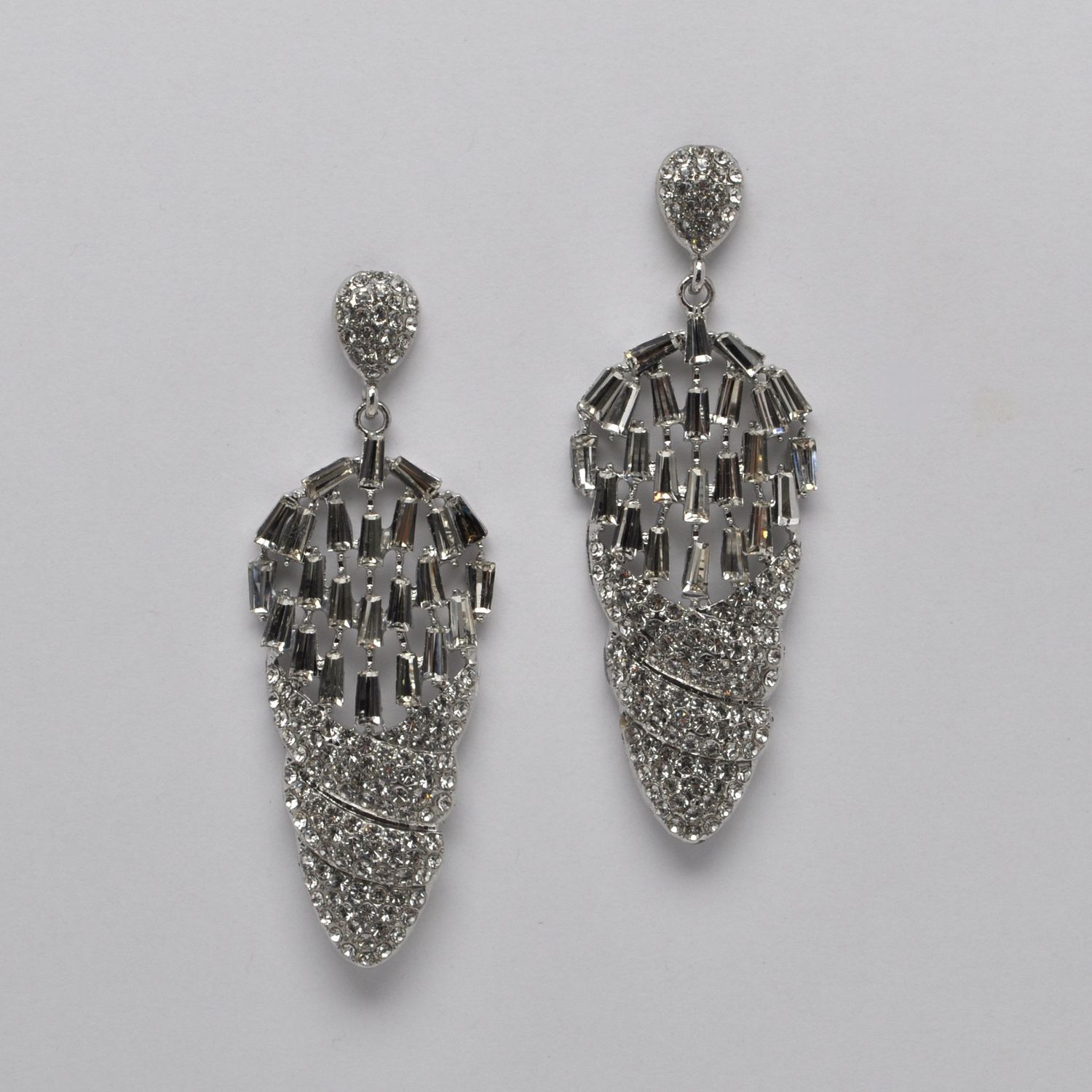 SI2105E1S CLR/G LNKD MULTI STN DNGL EAR