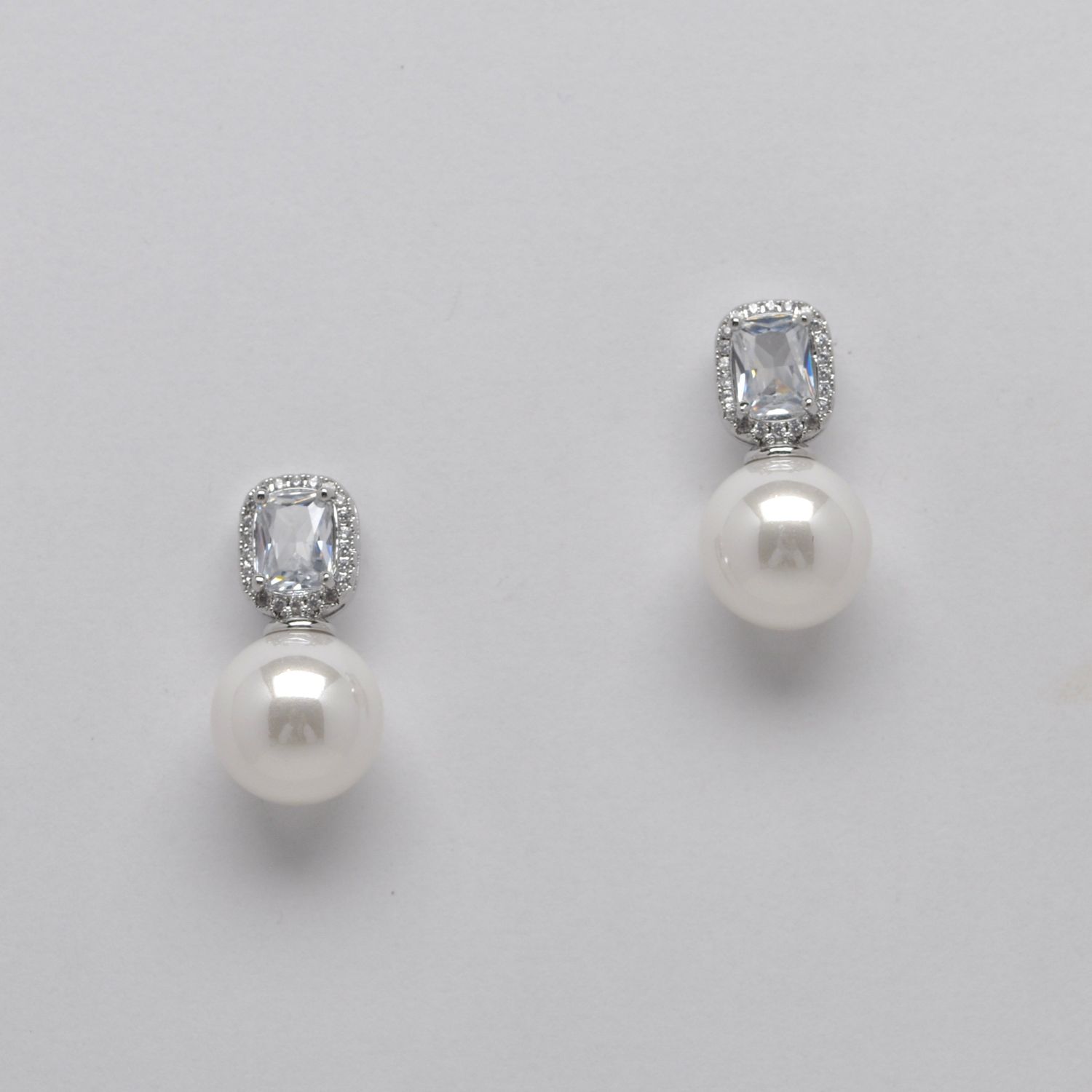 JL0272E39S1  WT PEARL /S  RECTANGLE CZ TOP  ROUND 12MM PEARL ER