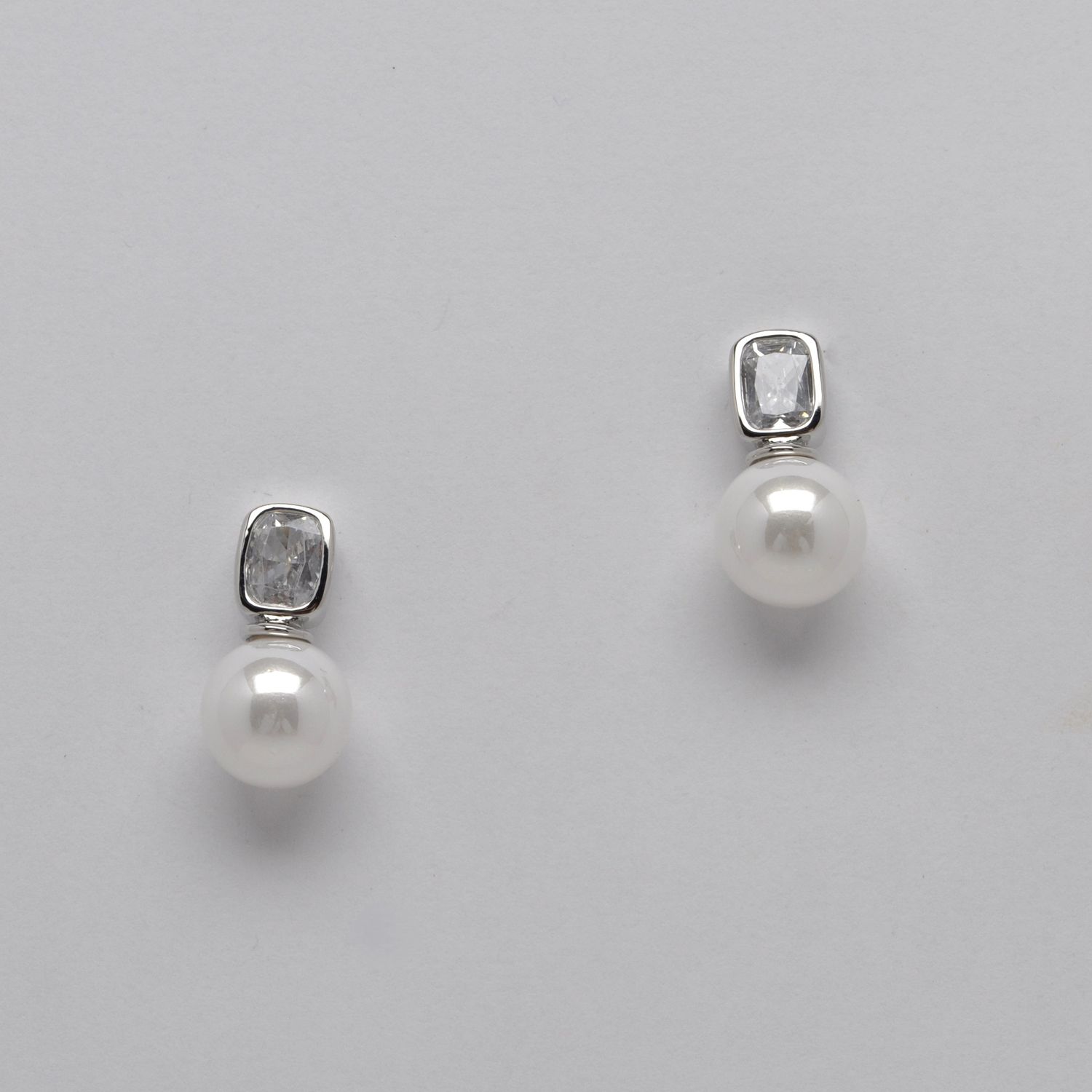 JL1031E39S1  WT PEARL /S  W&#39; SQR TRIM STONE TOP EARR