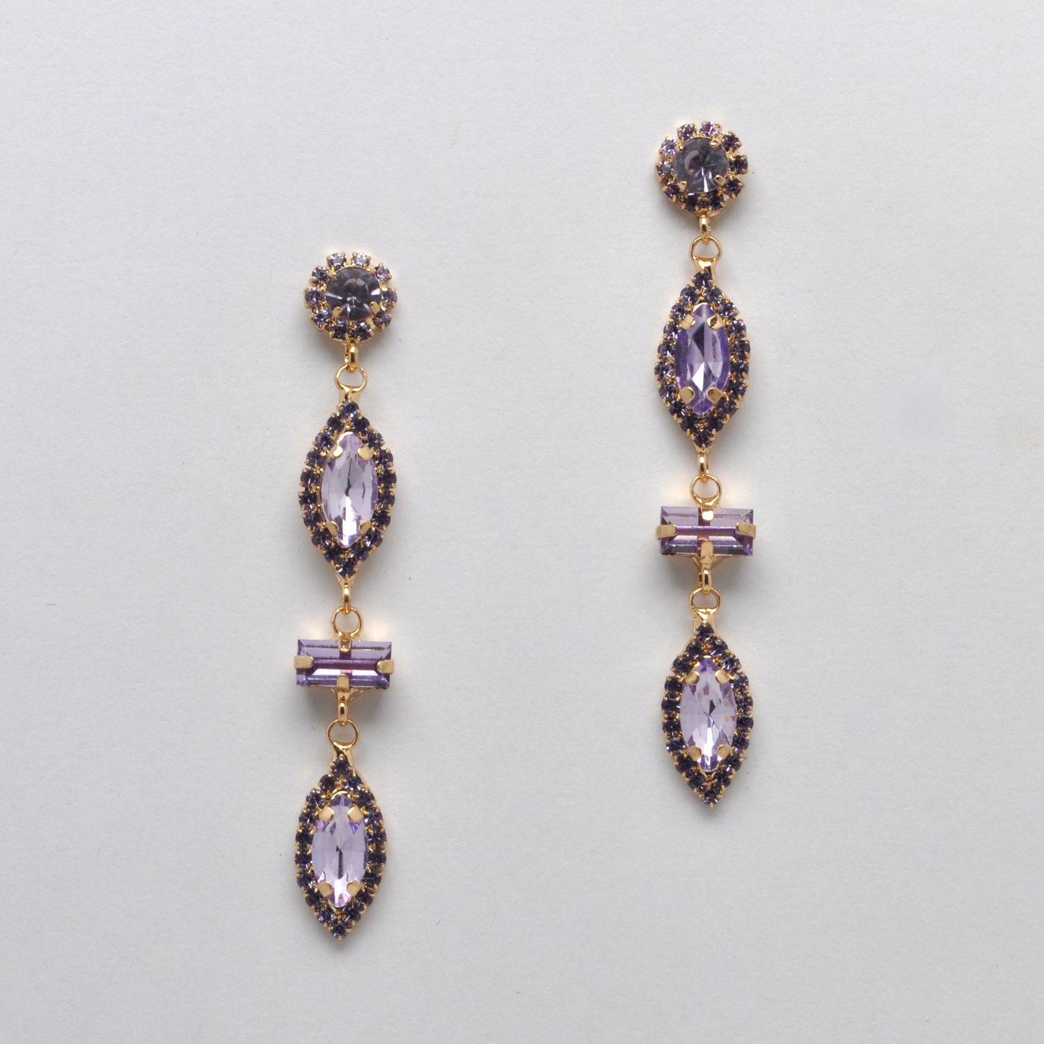 CC0020E19G LTAM/G FRMD MRQ STNS DNGL EAR