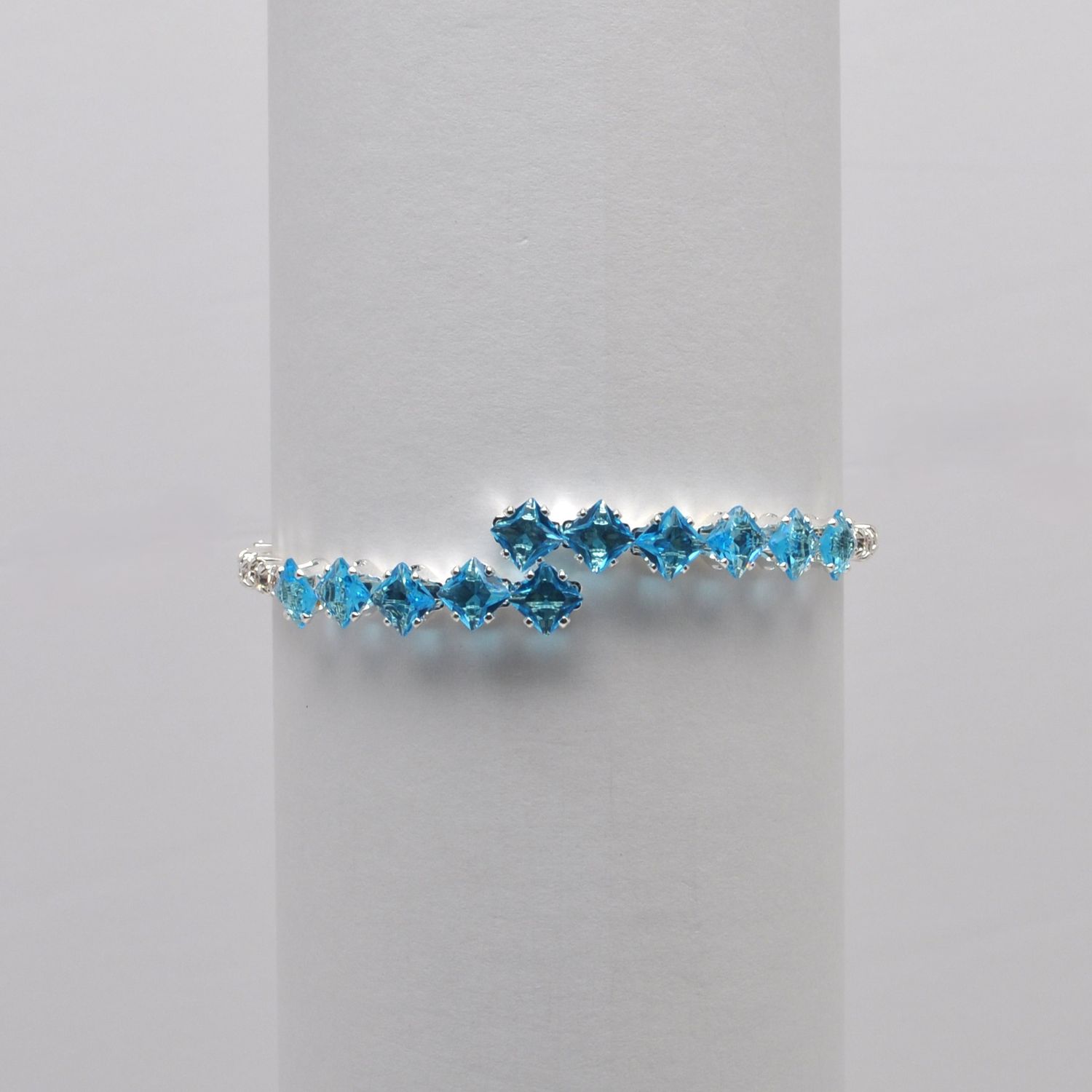 CC0070B13S1 CZ/AQUA/S DBL DMND SHP STNS WRAP BRC