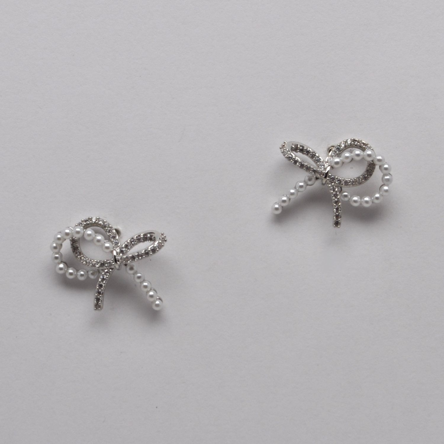 LB12714E39S1 PRL/CZ CRY/SIL  RBBN BOW EARR