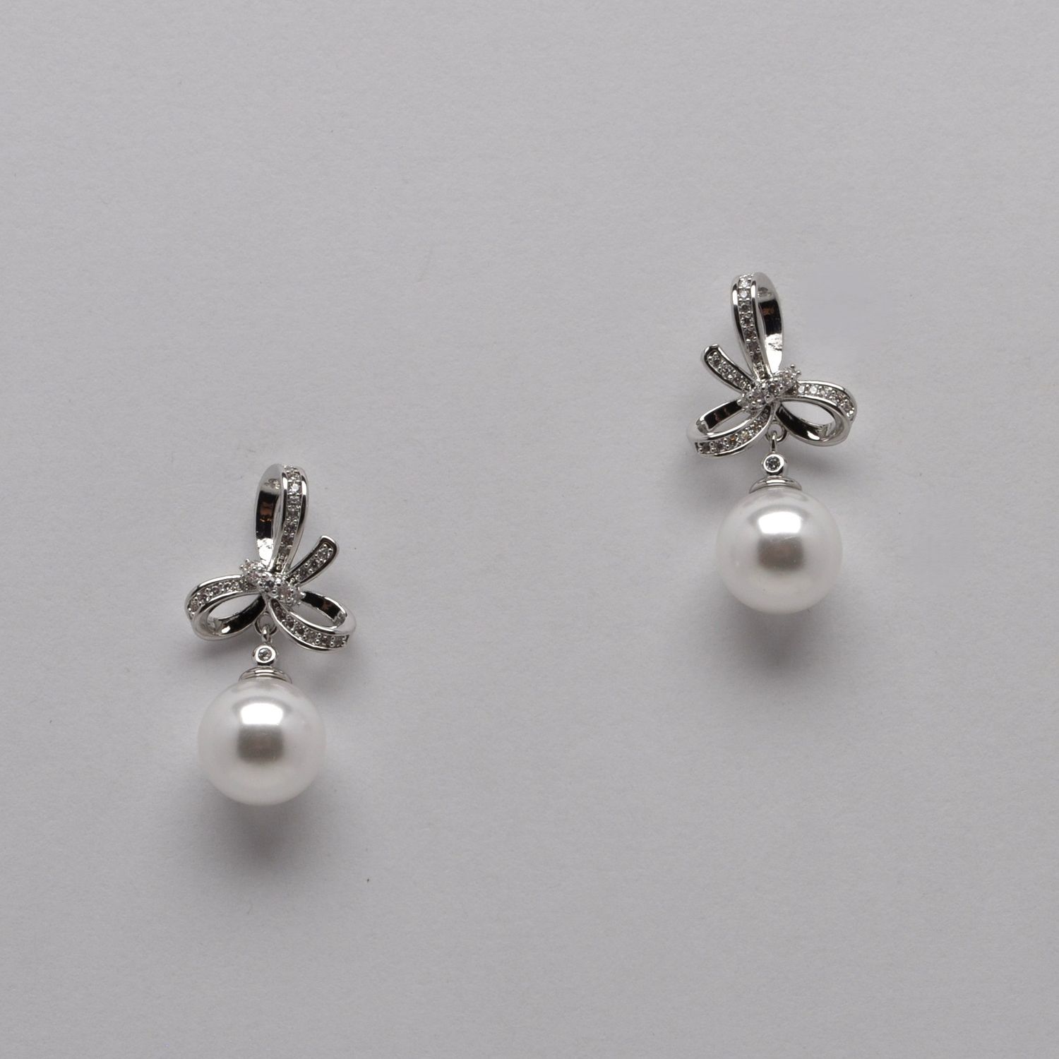 LB10388E39S1 PRL/CZ CRY/S BOW  W&#39; PRL DROP EARR