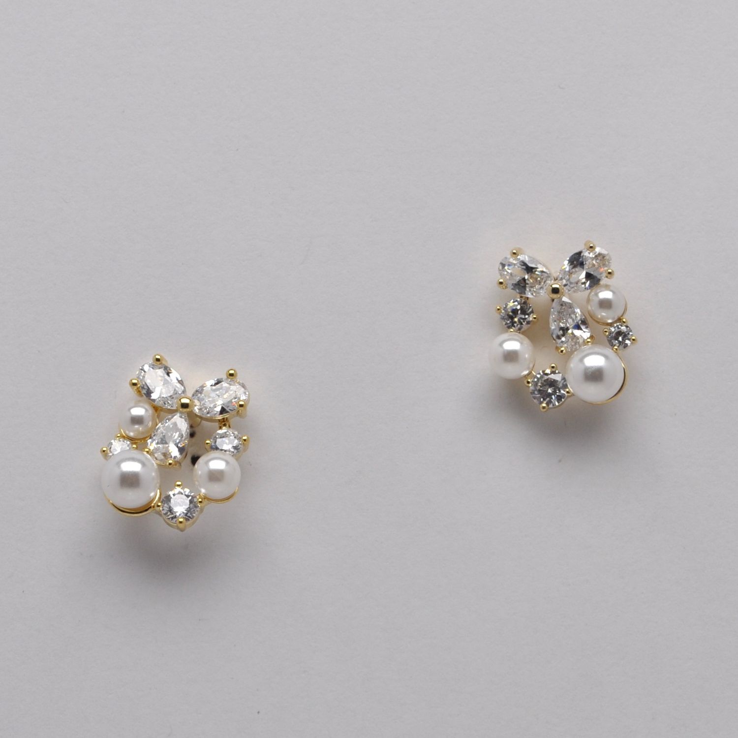 LB326452E40G PRL/G CRY/PRL CLSTR STUD ER