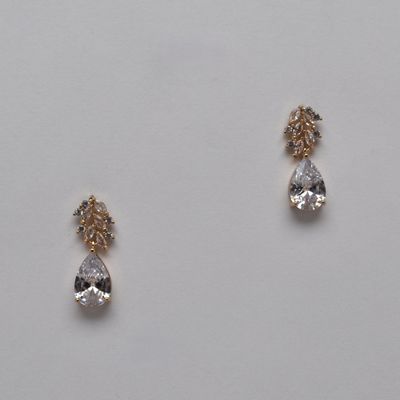 J44016E1G CZ/G CLSTR TOP TEARDROP EAR