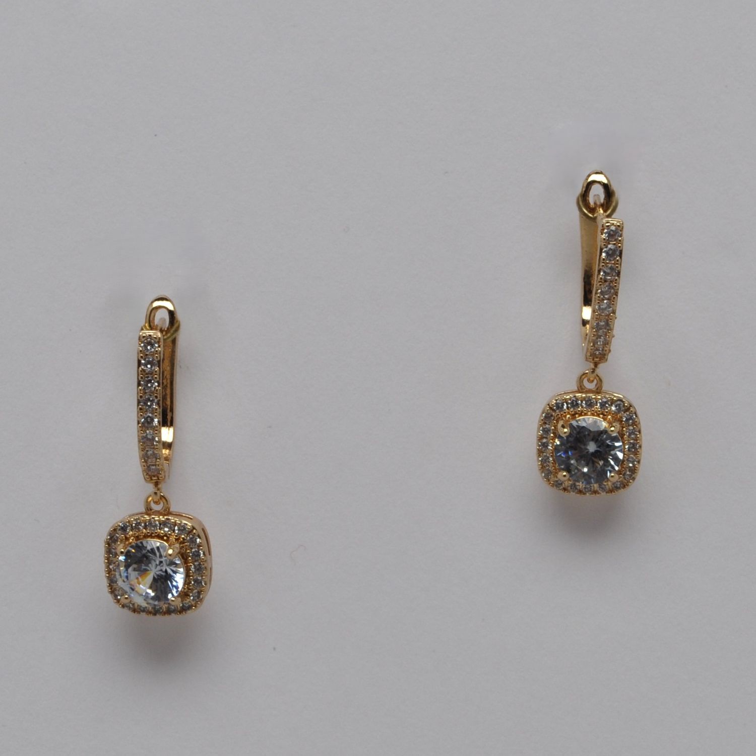 HJ4281E1G CZ/S HOOP W/SQUARE DNGL EAR