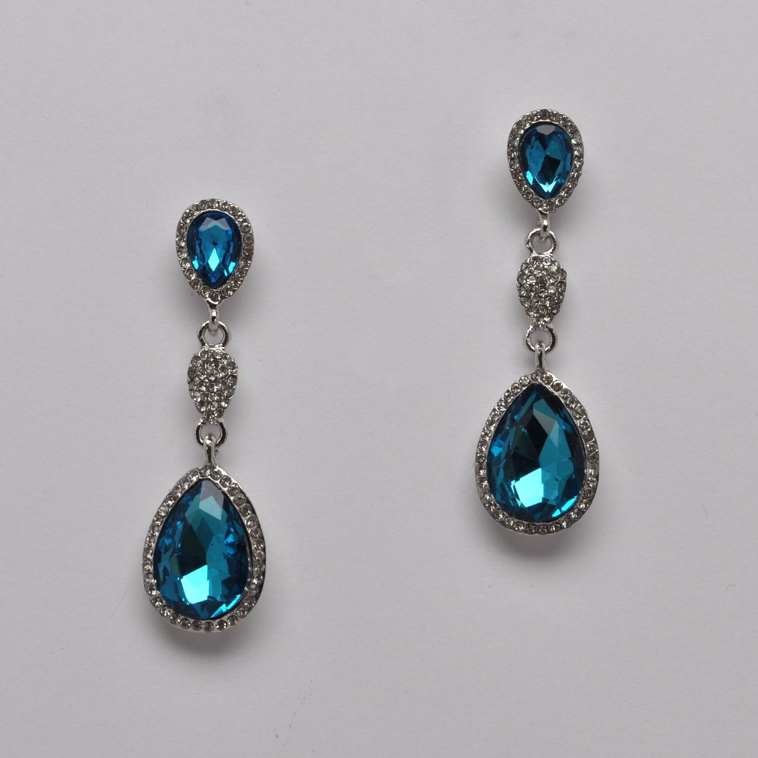 SI1854E13S1 AQUA/S THREE LNKD STN 2.5" EAR