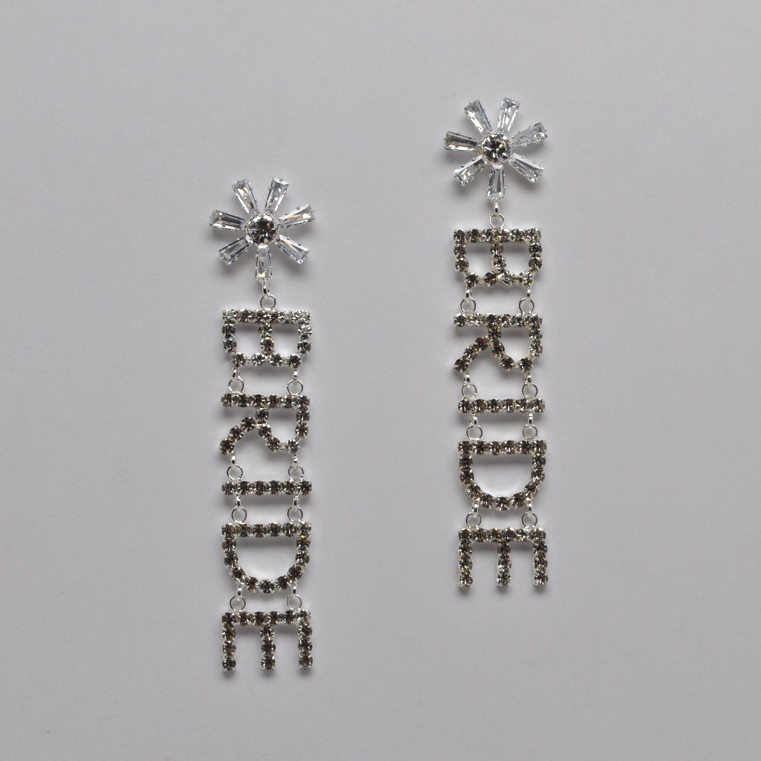 J28318E1S CZ/S FLWR BRIDE EAR