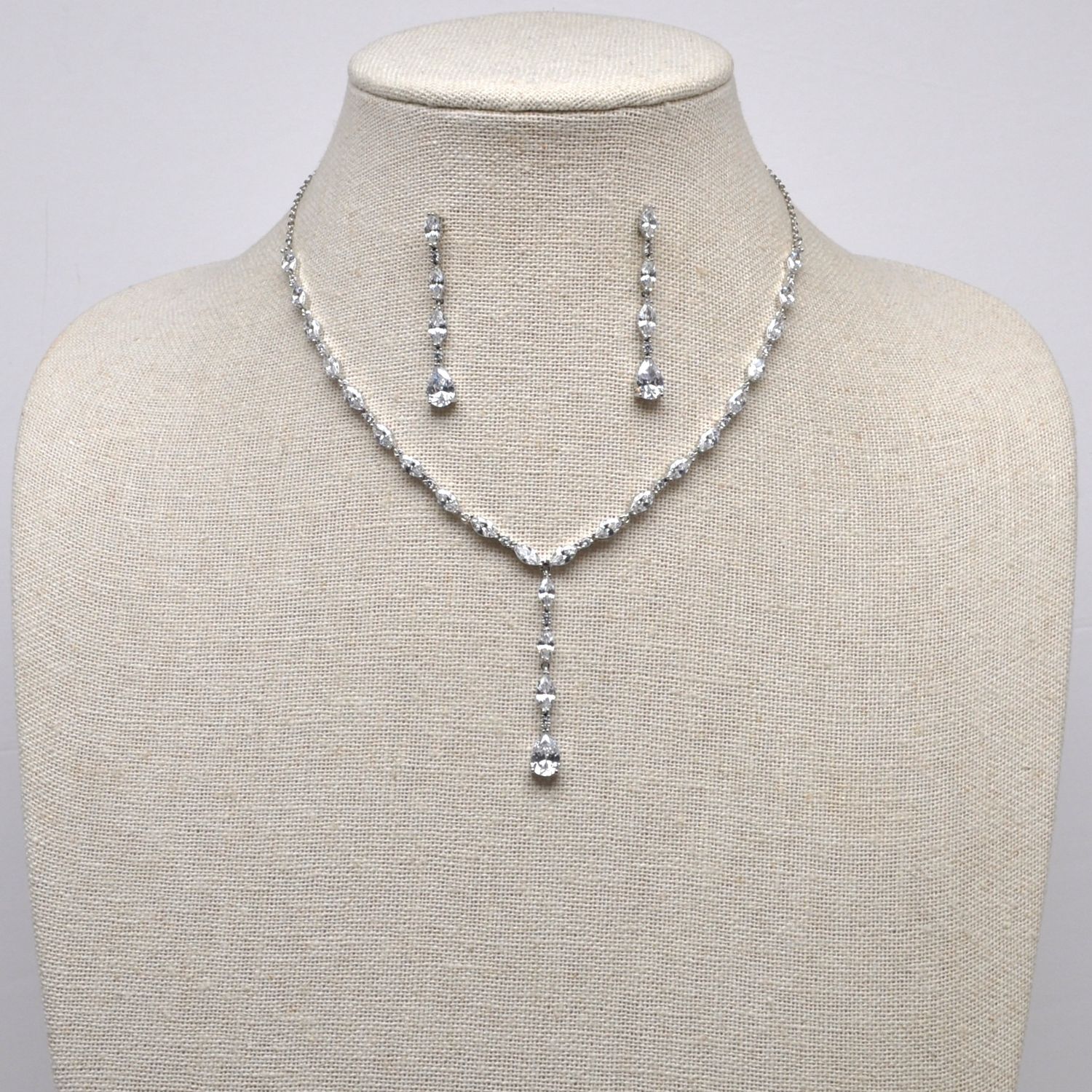 CN013471S1S CZ/S LNEAR MRQU &amp; TRDRP STNS DNG NCK SET