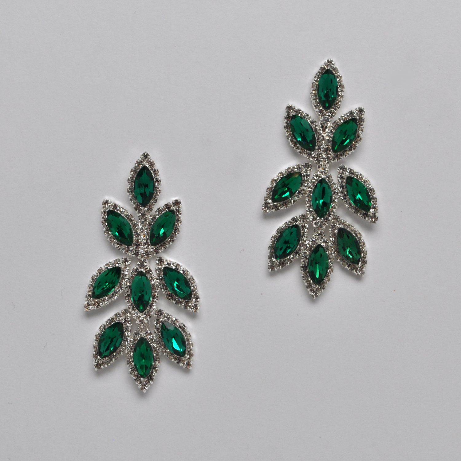 J44011E18S1 EM/S MRQUS STN LEAVS EAR