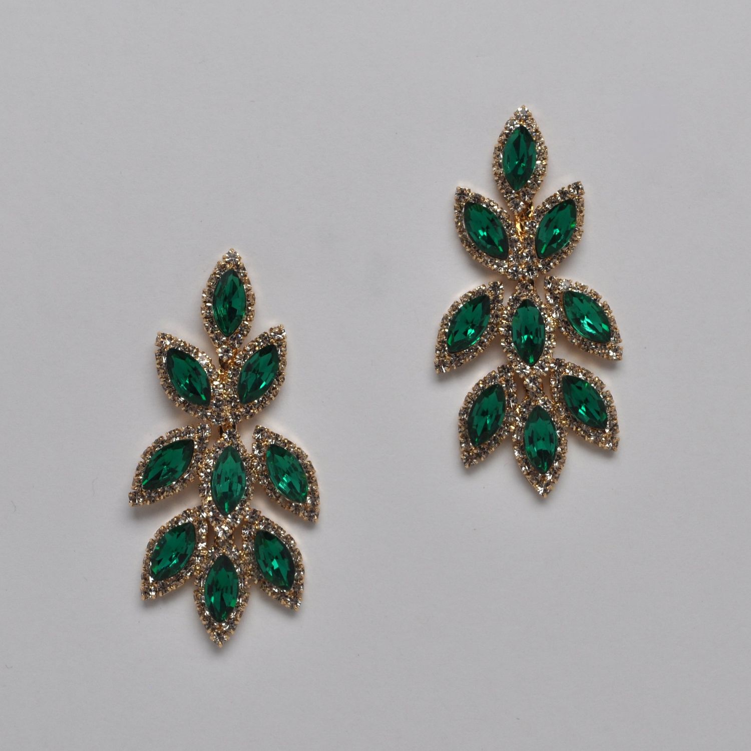 J44011E18G1 EM/G MRQUS STN LEAVS EAR